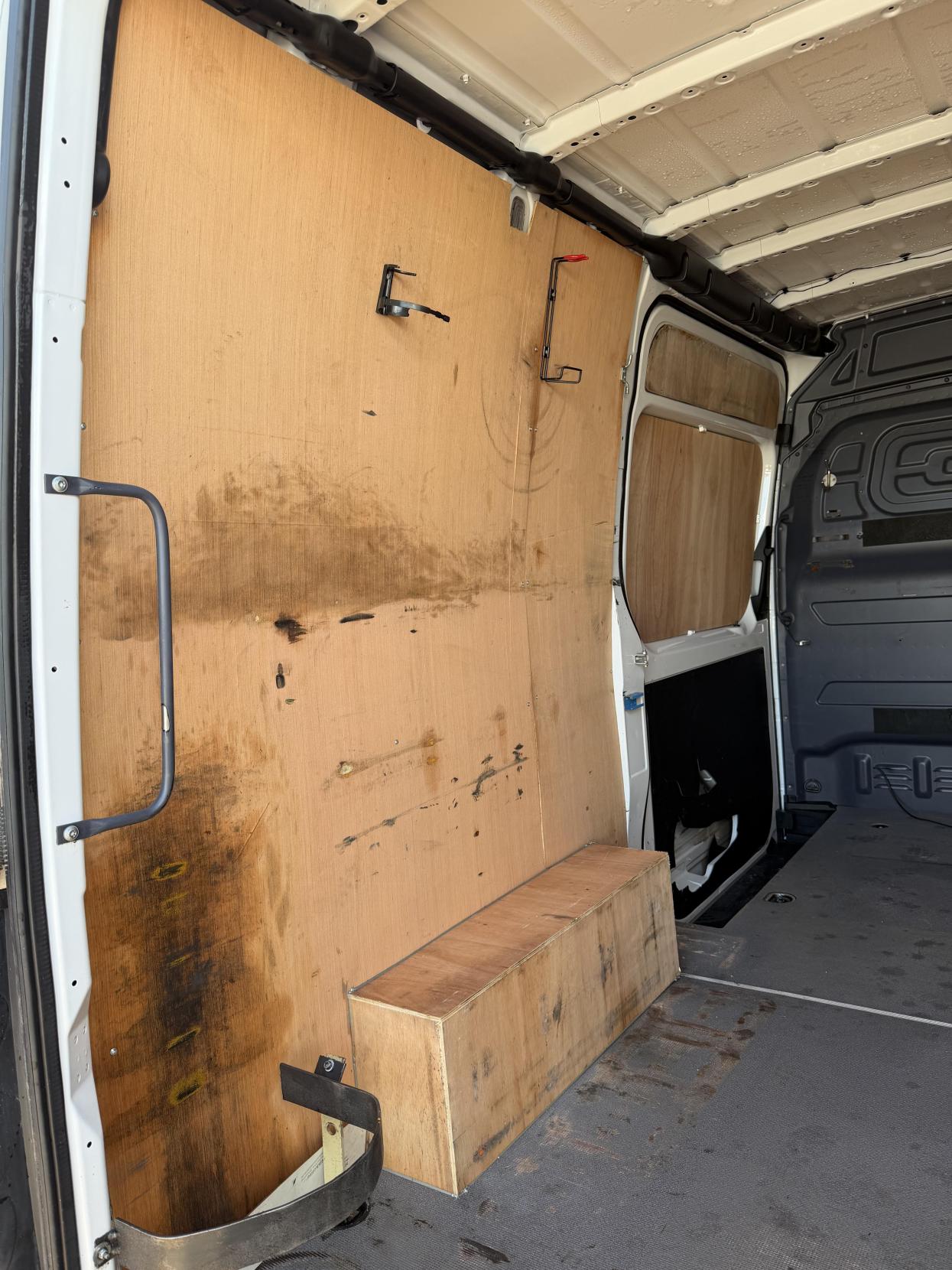 Mercedes-Benz Sprinter 2.0 317 CDI Progressive Panel Van 5dr Diesel Manual RWD L2 H2 Euro 6 (s/s) (170 ps)