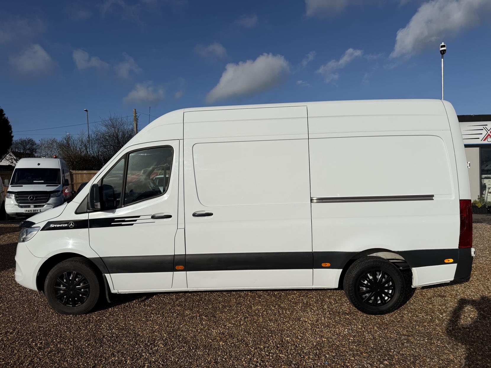 Mercedes-Benz Sprinter 2.0 317 CDI Progressive Panel Van 5dr Diesel Manual RWD L2 H2 Euro 6 (s/s) (170 ps)