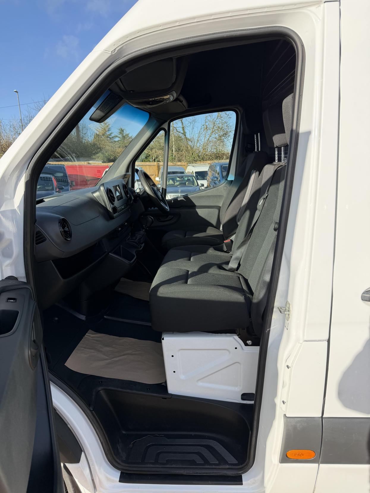 Mercedes-Benz Sprinter 2.0 317 CDI Progressive Panel Van 5dr Diesel Manual RWD L2 H2 Euro 6 (s/s) (170 ps)