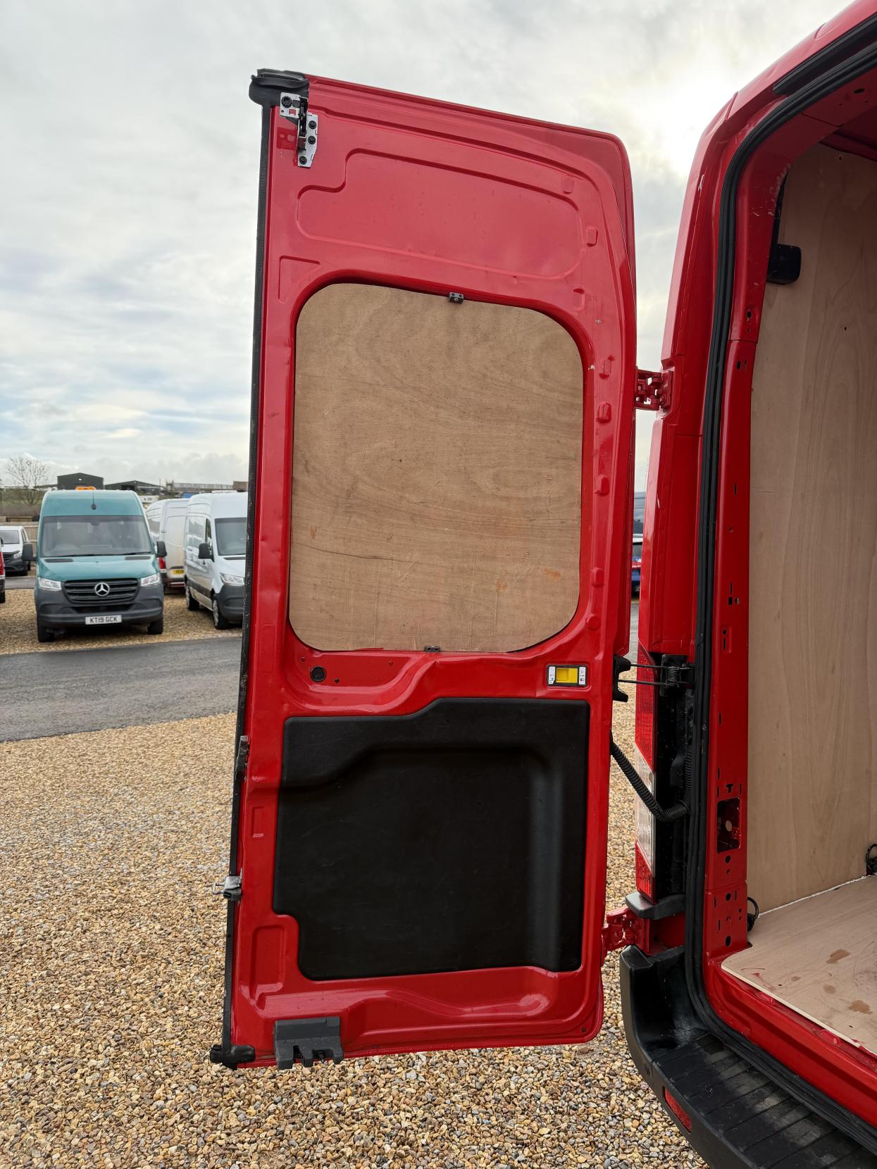 Ford Transit 2.2 TDCi 350 Panel Van 5dr Diesel Manual RWD L4 H3 Euro 5 (125 ps)