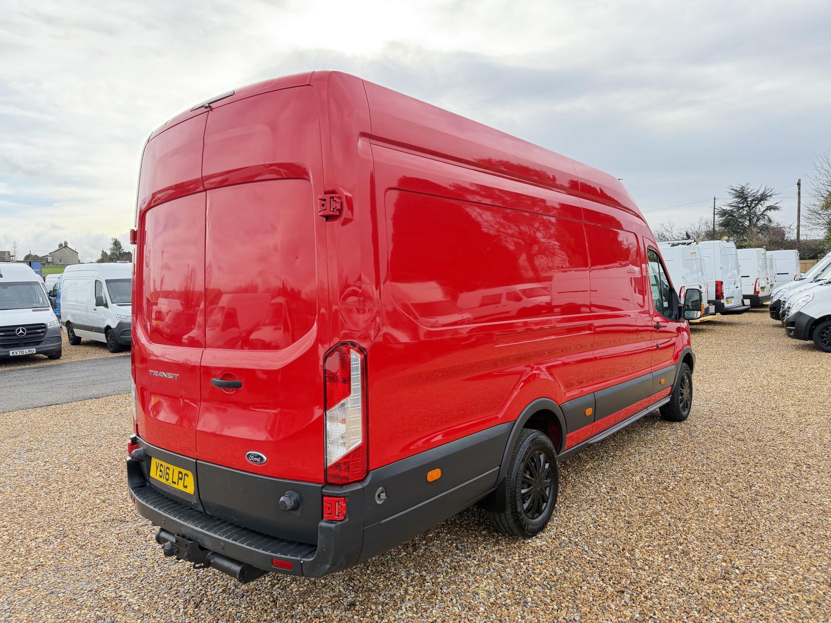 Ford Transit 2.2 TDCi 350 Panel Van 5dr Diesel Manual RWD L4 H3 Euro 5 (125 ps)