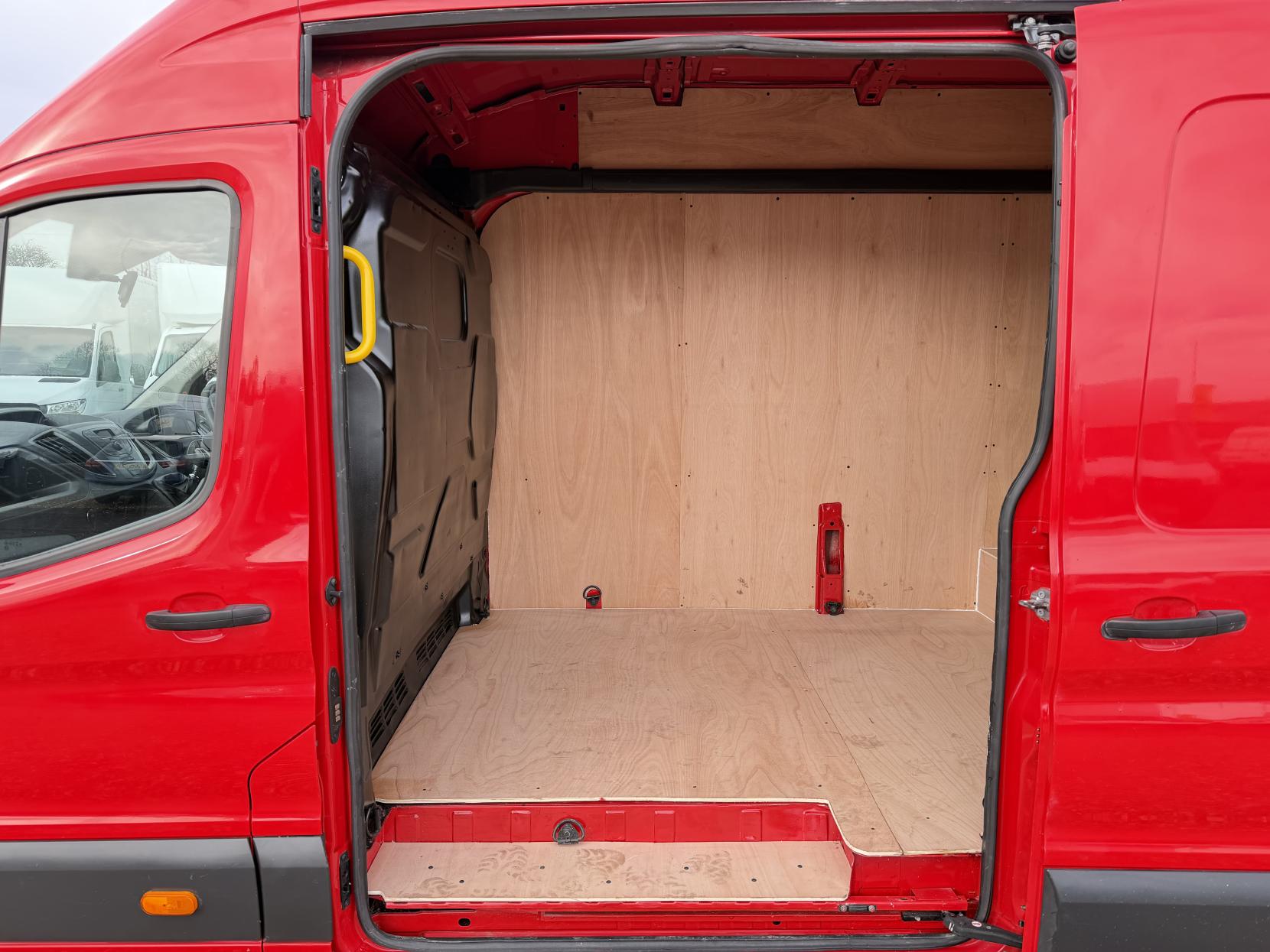 Ford Transit 2.2 TDCi 350 Panel Van 5dr Diesel Manual RWD L4 H3 Euro 5 (125 ps)