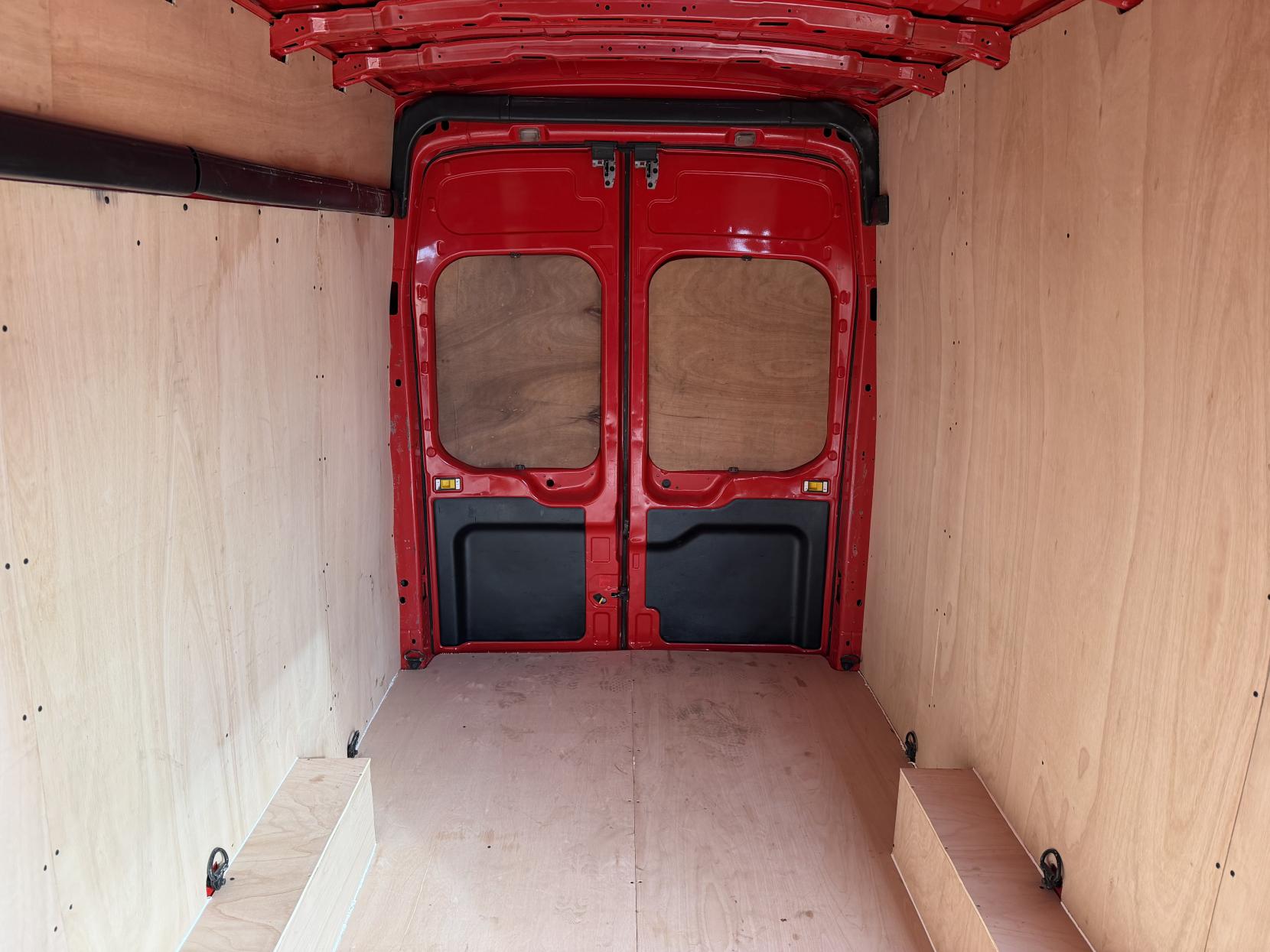 Ford Transit 2.2 TDCi 350 Panel Van 5dr Diesel Manual RWD L4 H3 Euro 5 (125 ps)