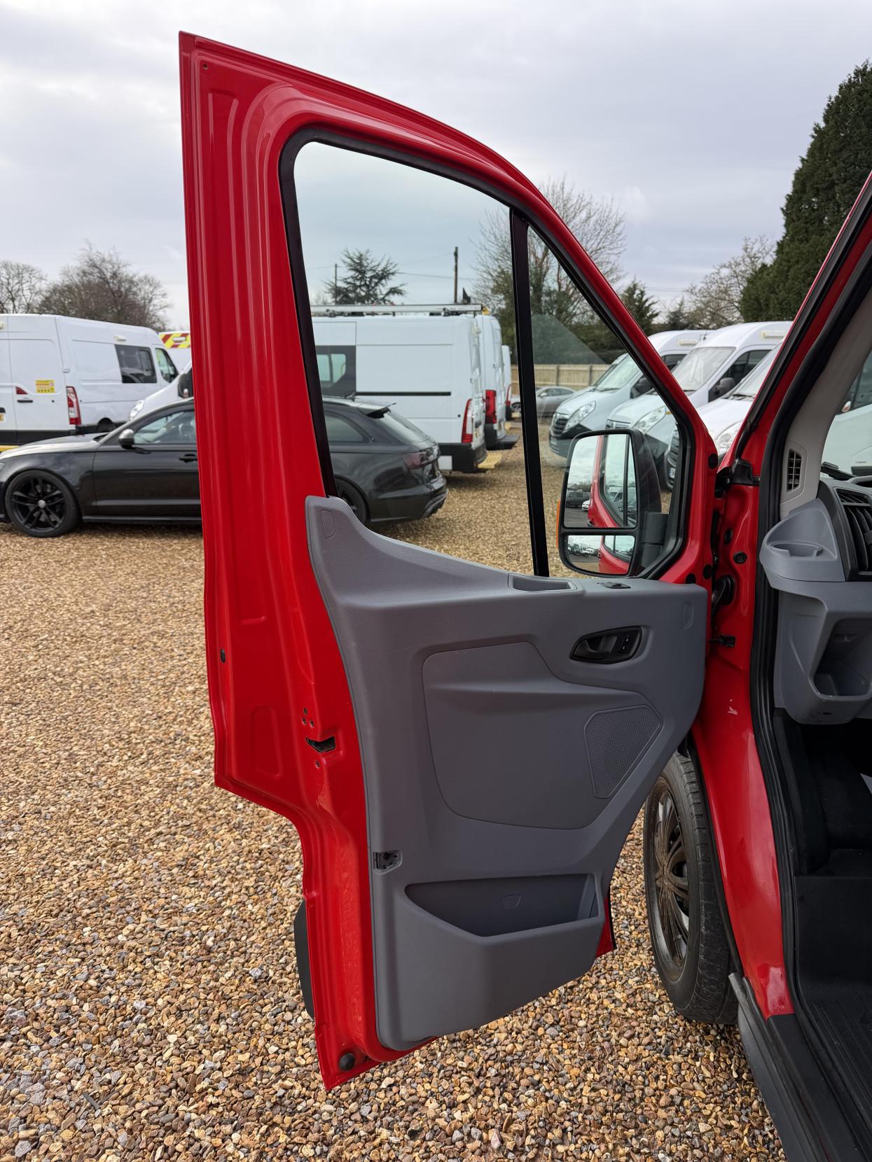 Ford Transit 2.2 TDCi 350 Panel Van 5dr Diesel Manual RWD L4 H3 Euro 5 (125 ps)