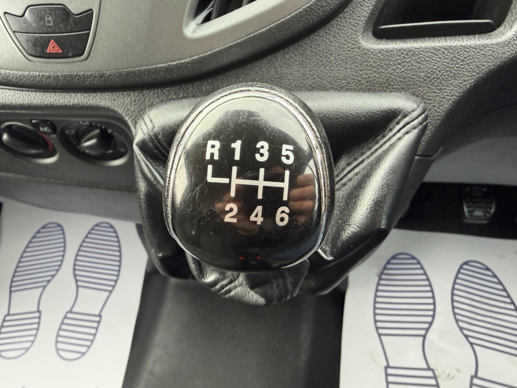 Ford Transit 2.2 TDCi 350 Panel Van 5dr Diesel Manual RWD L4 H3 Euro 5 (125 ps)