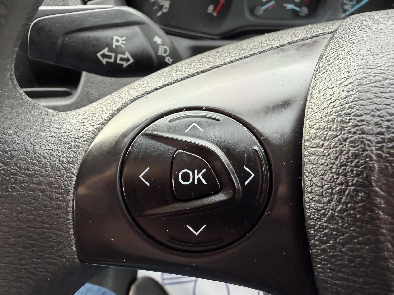 Ford Transit 2.2 TDCi 350 Panel Van 5dr Diesel Manual RWD L4 H3 Euro 5 (125 ps)