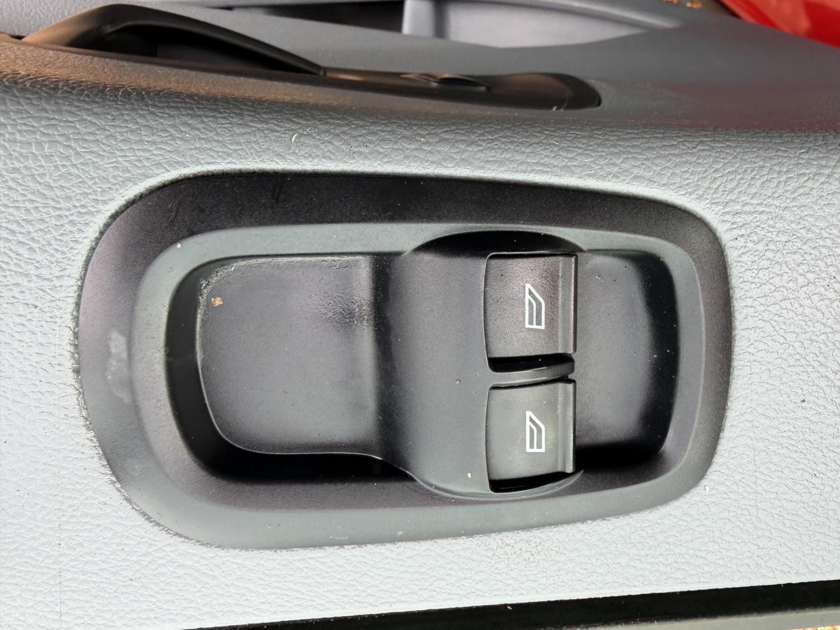 Ford Transit 2.2 TDCi 350 Panel Van 5dr Diesel Manual RWD L4 H3 Euro 5 (125 ps)