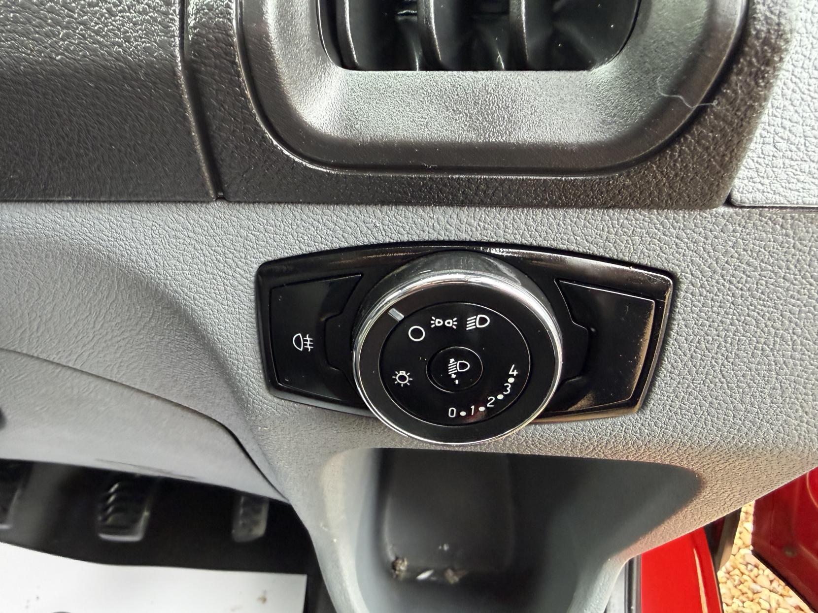 Ford Transit 2.2 TDCi 350 Panel Van 5dr Diesel Manual RWD L4 H3 Euro 5 (125 ps)