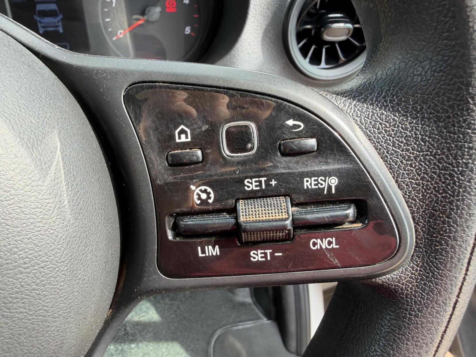 2022 Mercedes-Benz Sprinter 2.0 317 CDI Progressive Panel Van 5dr Diesel Manual RWD L2 H2 Euro 6 (s/s) (170 ps) - Thumbnail 25
