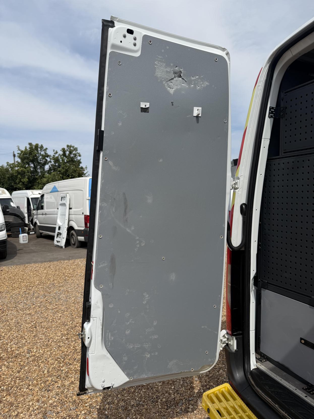 2022 Mercedes-Benz Sprinter 2.0 317 CDI Progressive Panel Van 5dr Diesel Manual RWD L2 H2 Euro 6 (s/s) (170 ps) - Thumbnail 45