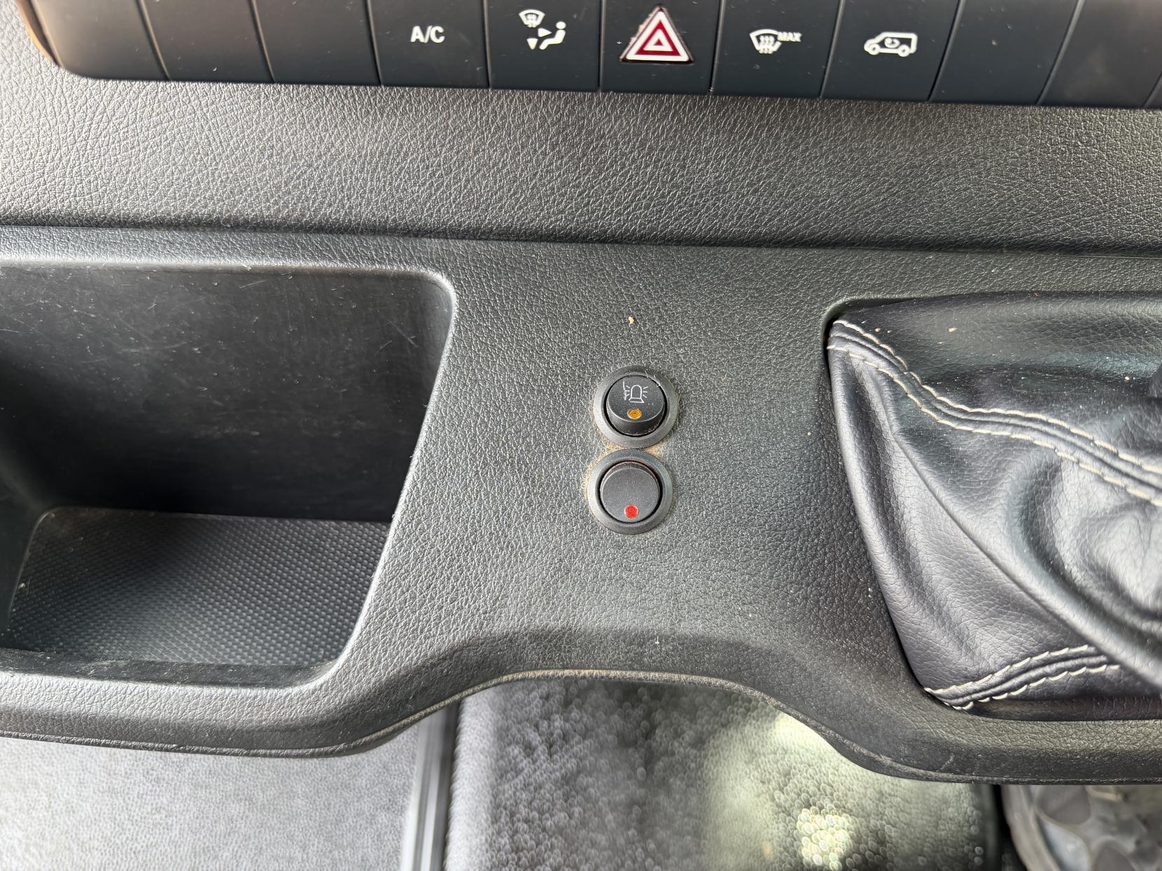 2022 Mercedes-Benz Sprinter 2.0 317 CDI Progressive Panel Van 5dr Diesel Manual RWD L2 H2 Euro 6 (s/s) (170 ps) - Thumbnail 26