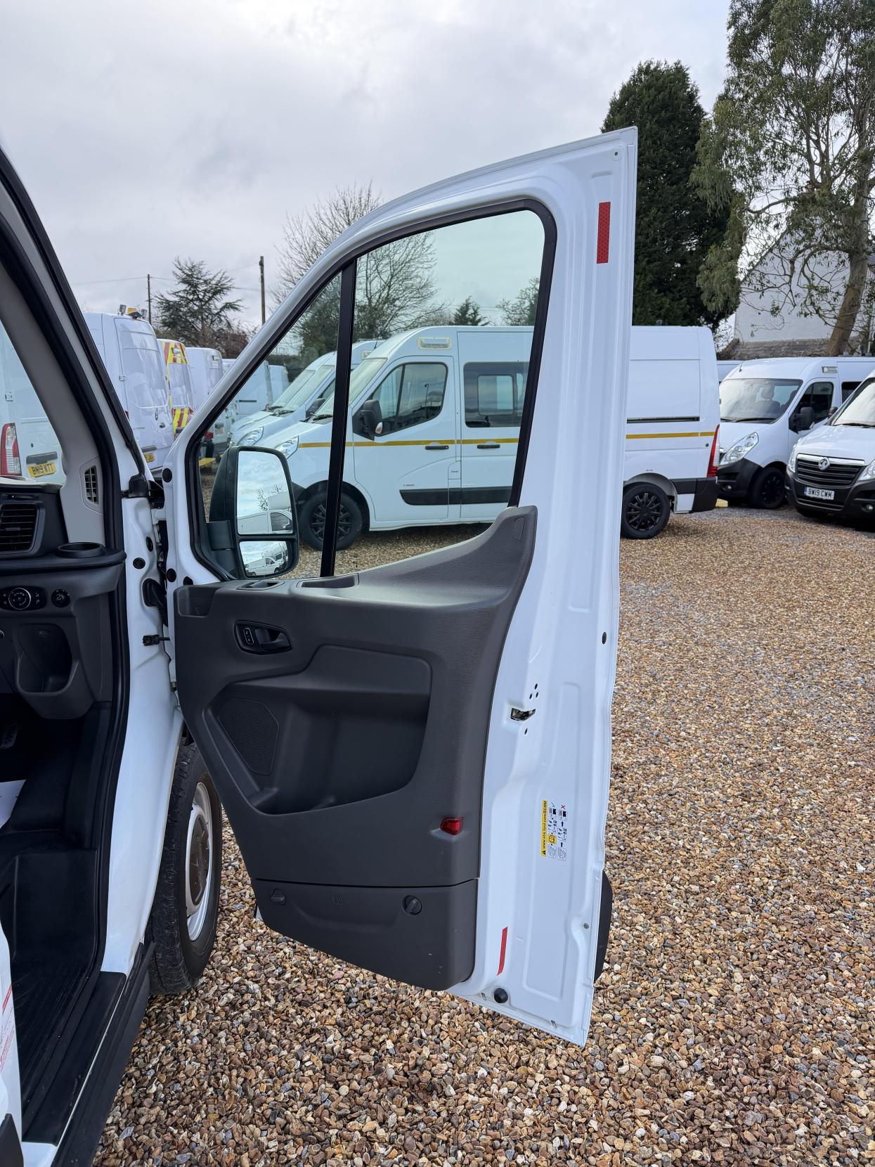 Ford Transit 2.0 350 EcoBlue Leader Panel Van 5dr Diesel Manual RWD L2 H3 Euro 6 (s/s) (130 ps)