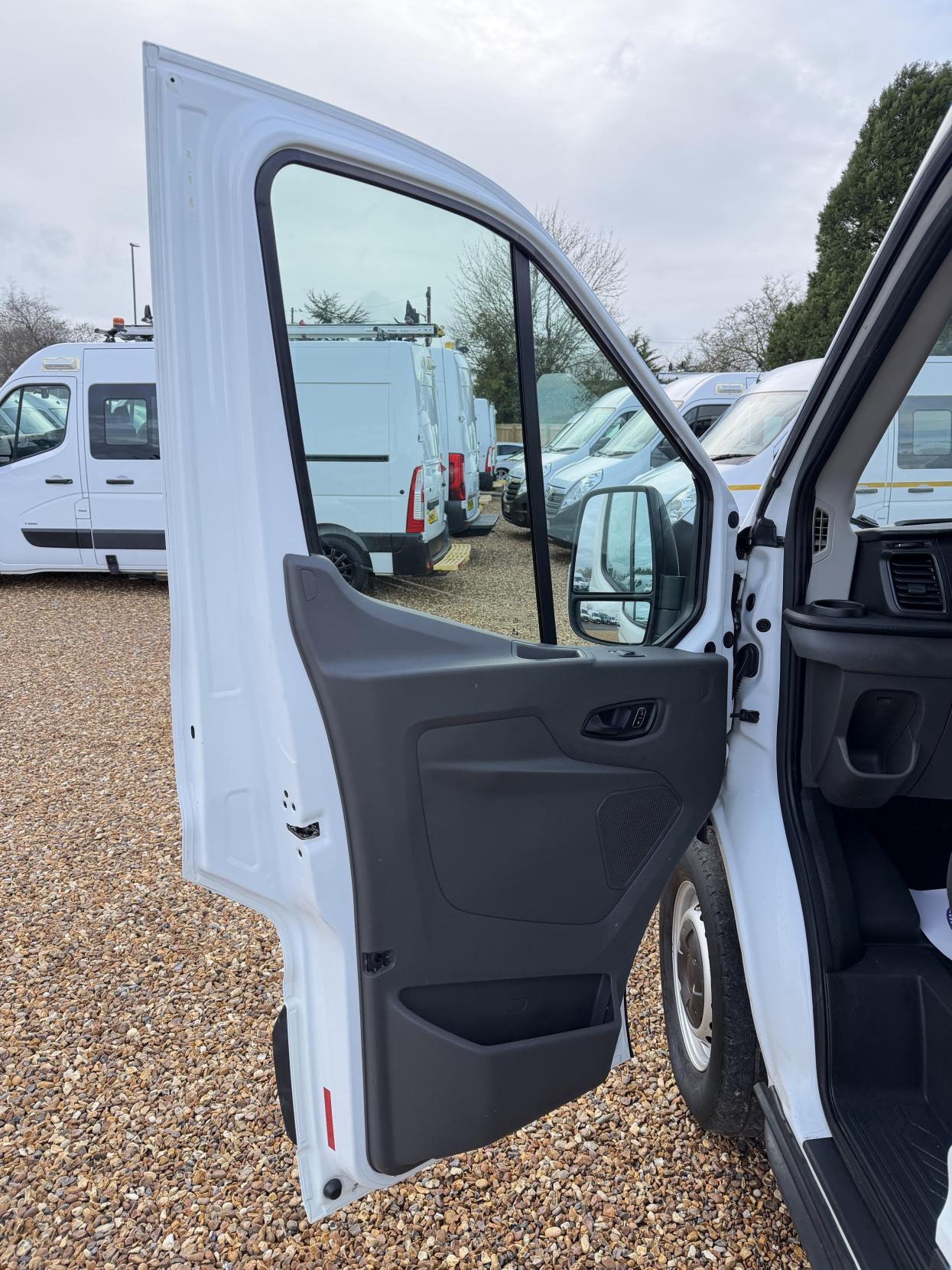 Ford Transit 2.0 350 EcoBlue Leader Panel Van 5dr Diesel Manual RWD L2 H3 Euro 6 (s/s) (130 ps)