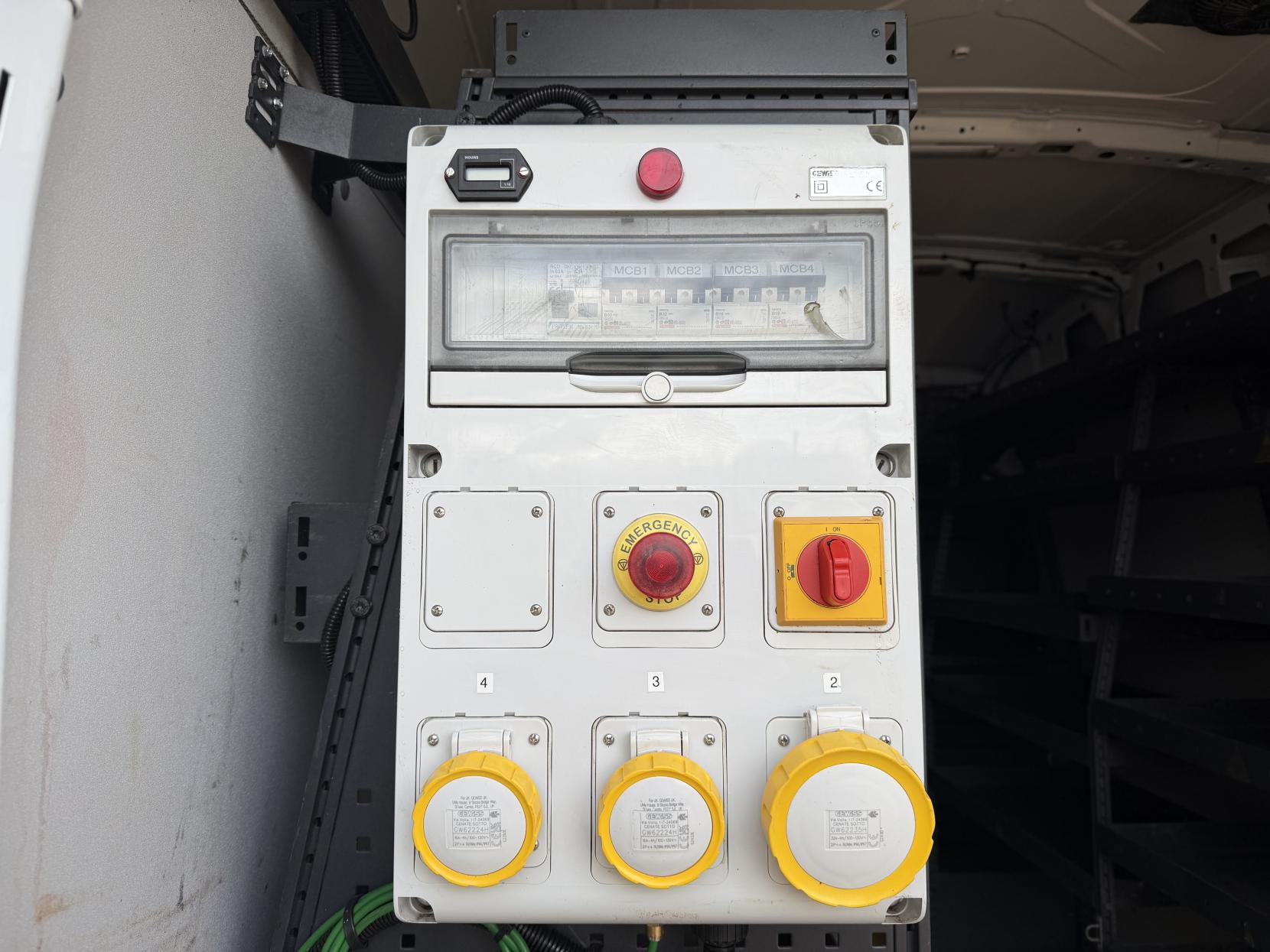 Ford Transit 2.0 350 EcoBlue Leader Panel Van 5dr Diesel Manual RWD L2 H3 Euro 6 (s/s) (130 ps)