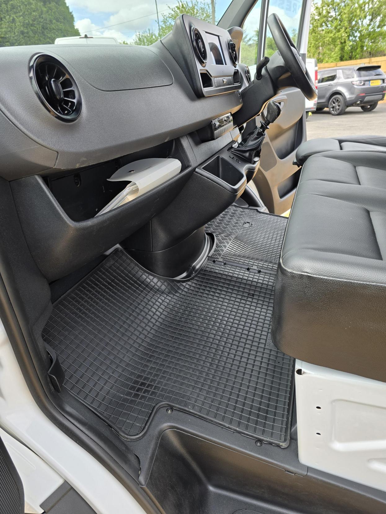 Mercedes-Benz Sprinter 2.1 316 CDI Panel Van 5dr Diesel Manual RWD L2 H2 Euro 6 (163 ps)