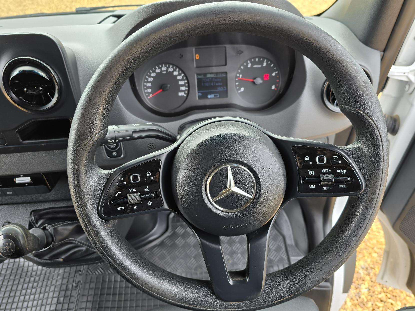 Mercedes-Benz Sprinter 2.1 316 CDI Panel Van 5dr Diesel Manual RWD L2 H2 Euro 6 (163 ps)