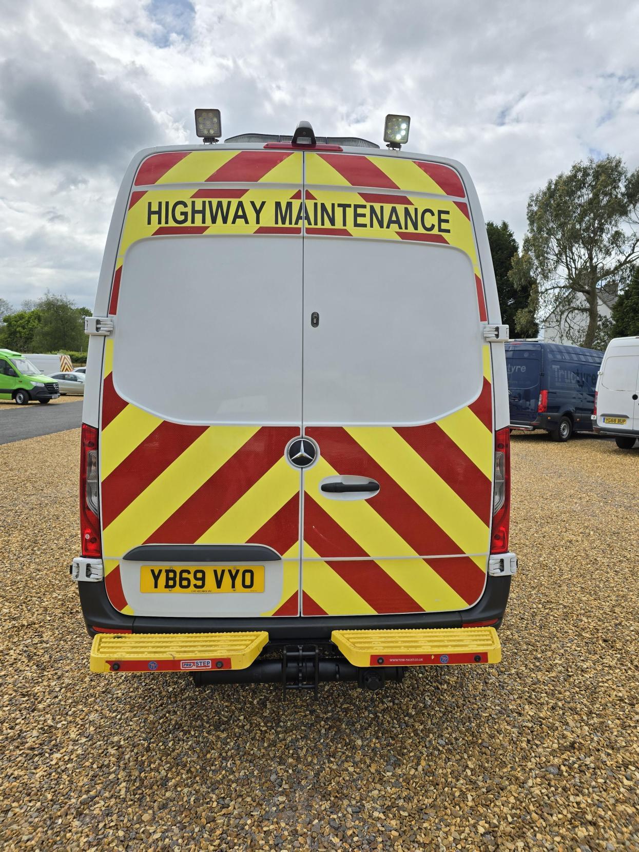 Mercedes-Benz Sprinter 2.1 316 CDI Panel Van 5dr Diesel Manual RWD L2 H2 Euro 6 (163 ps)
