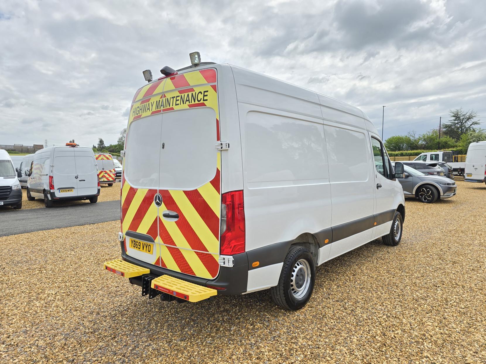Mercedes-Benz Sprinter 2.1 316 CDI Panel Van 5dr Diesel Manual RWD L2 H2 Euro 6 (163 ps)