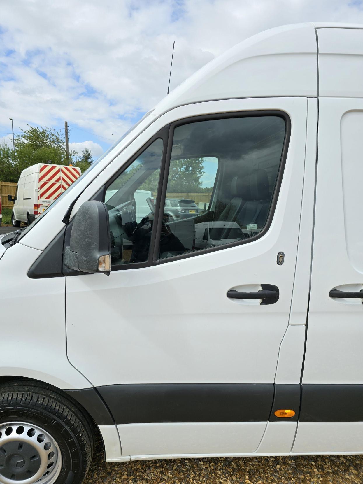 Mercedes-Benz Sprinter 2.1 316 CDI Panel Van 5dr Diesel Manual RWD L2 H2 Euro 6 (163 ps)