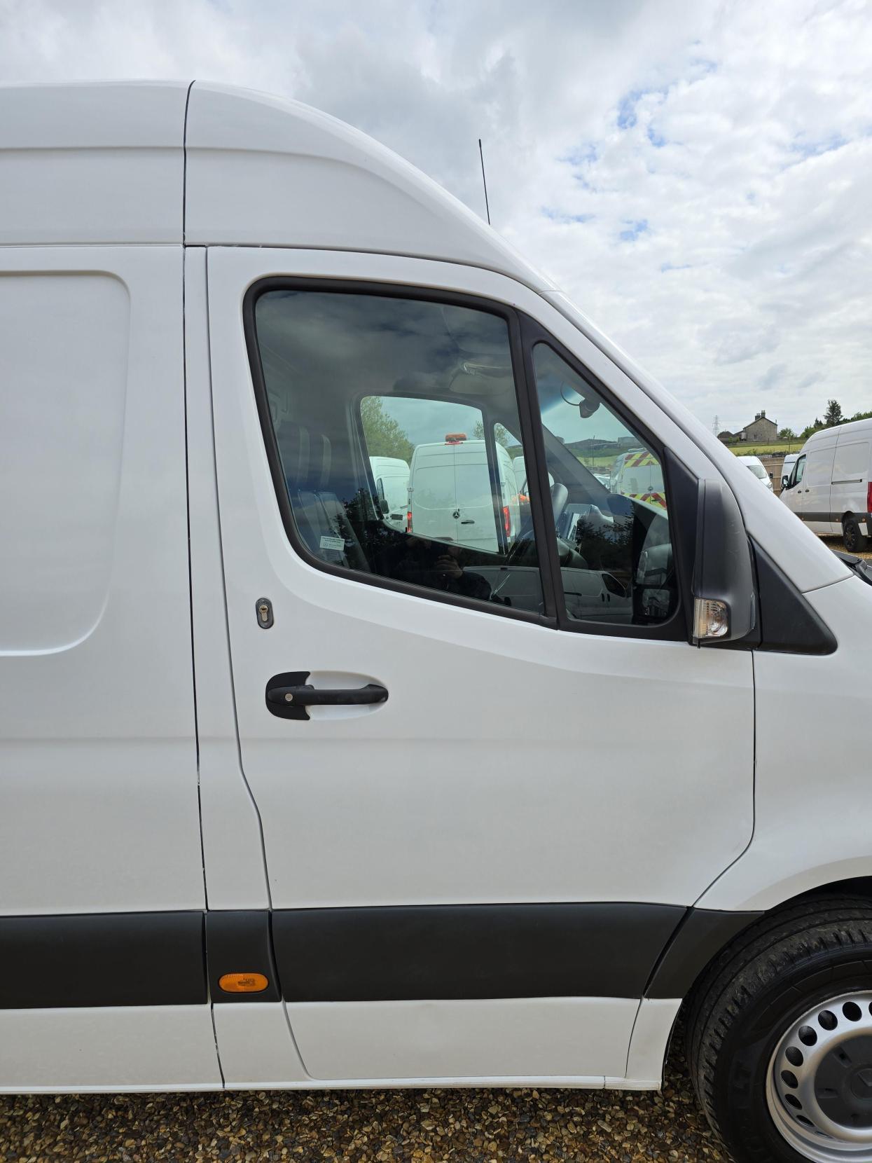 Mercedes-Benz Sprinter 2.1 316 CDI Panel Van 5dr Diesel Manual RWD L2 H2 Euro 6 (163 ps)