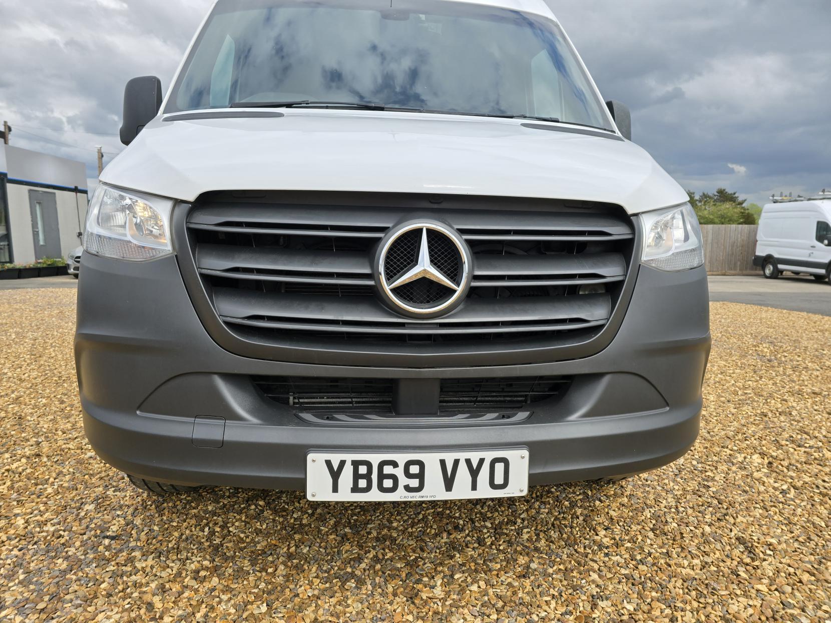 Mercedes-Benz Sprinter 2.1 316 CDI Panel Van 5dr Diesel Manual RWD L2 H2 Euro 6 (163 ps)