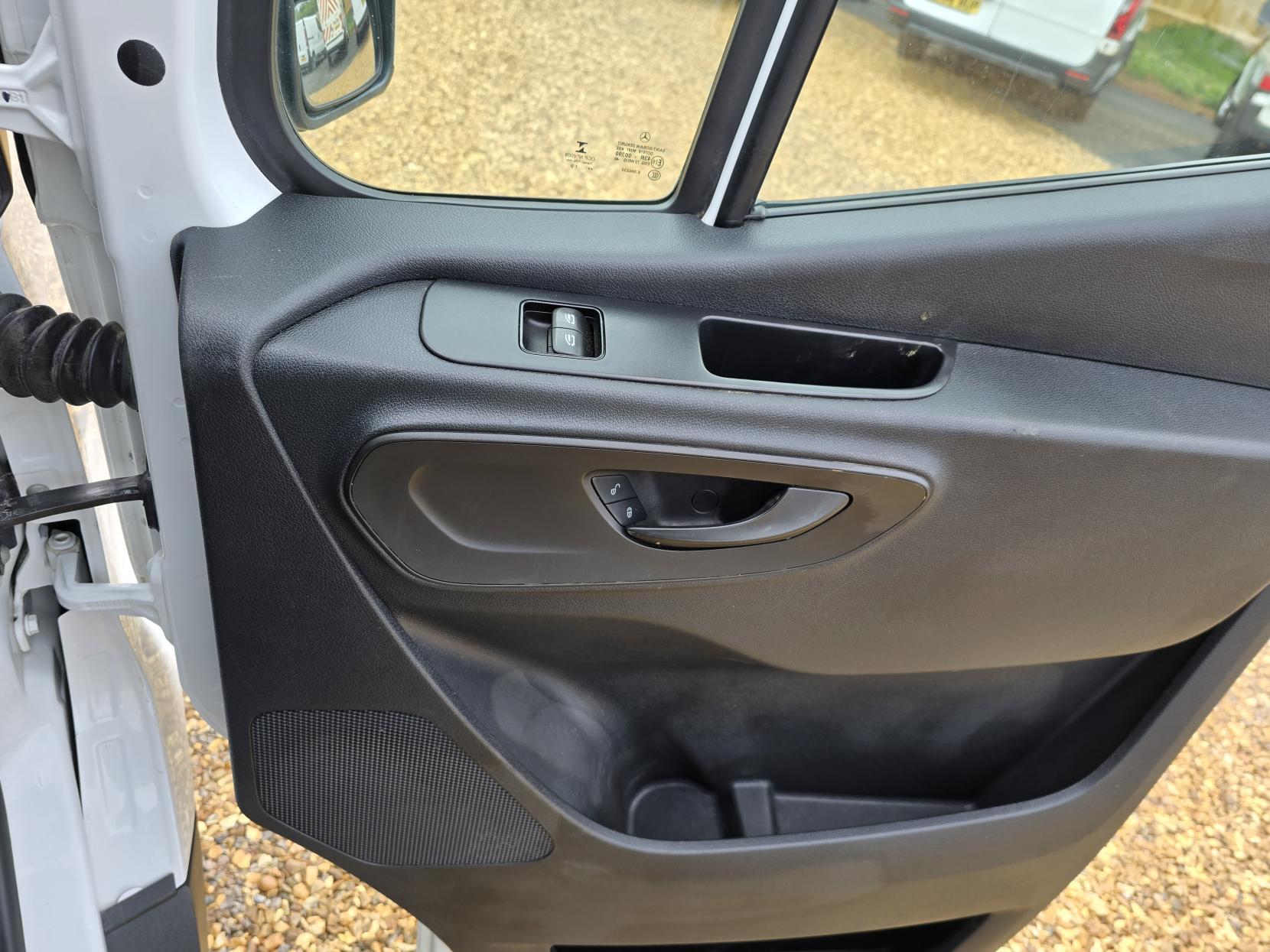 Mercedes-Benz Sprinter 2.1 316 CDI Panel Van 5dr Diesel Manual RWD L2 H2 Euro 6 (163 ps)