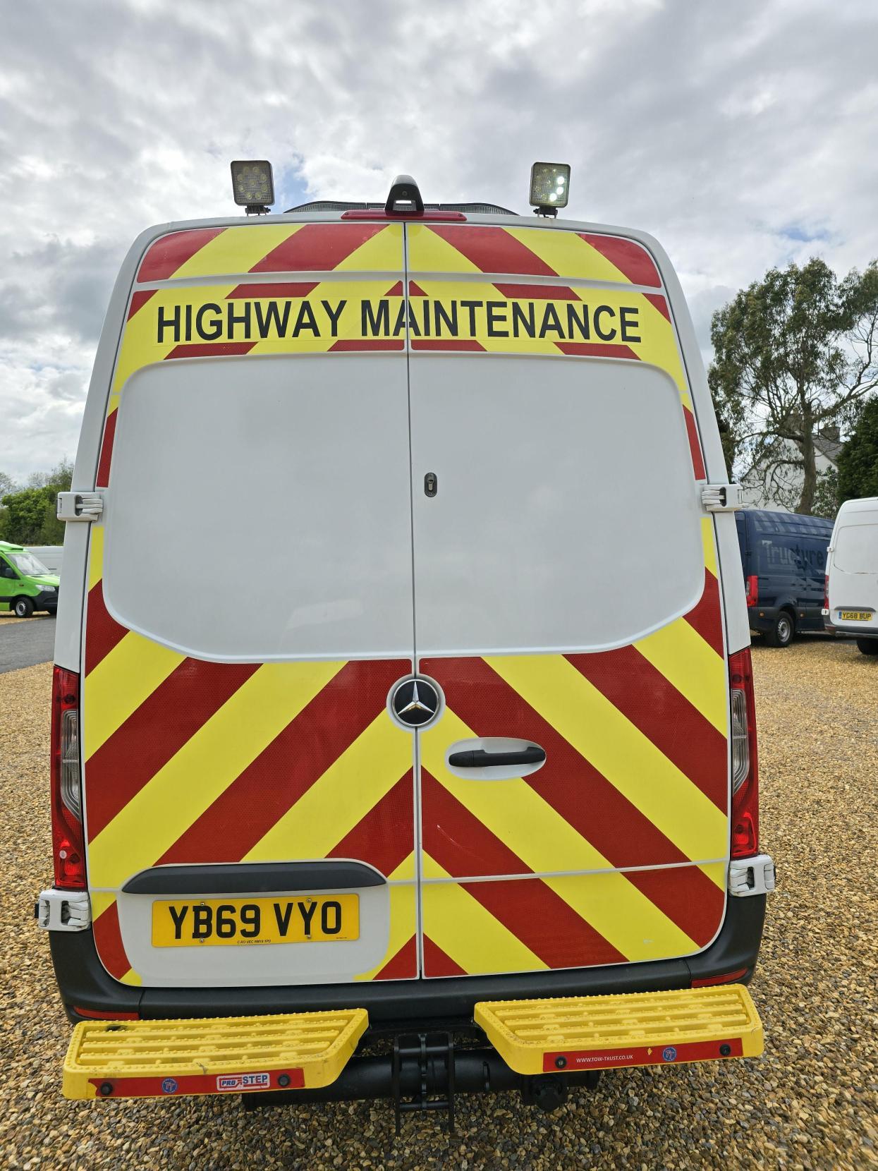 Mercedes-Benz Sprinter 2.1 316 CDI Panel Van 5dr Diesel Manual RWD L2 H2 Euro 6 (163 ps)