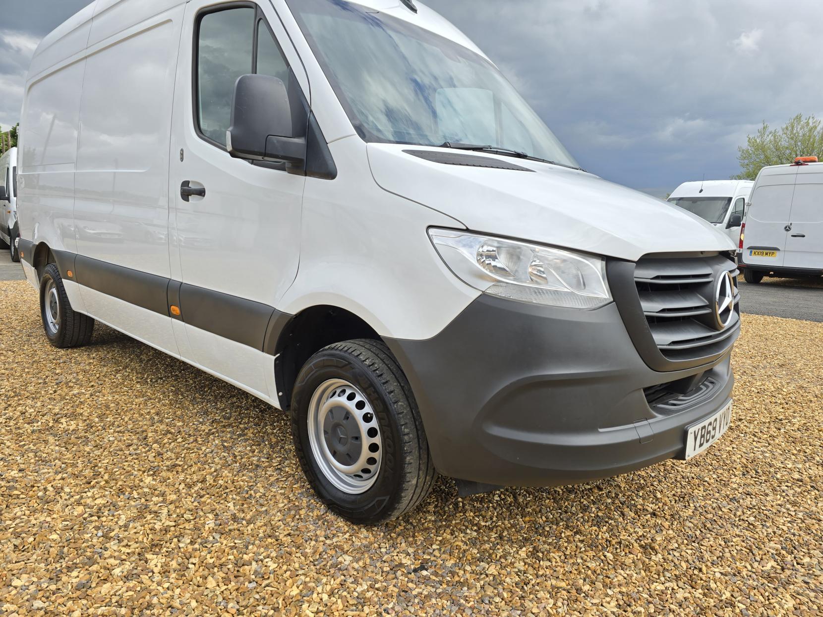 Mercedes-Benz Sprinter 2.1 316 CDI Panel Van 5dr Diesel Manual RWD L2 H2 Euro 6 (163 ps)