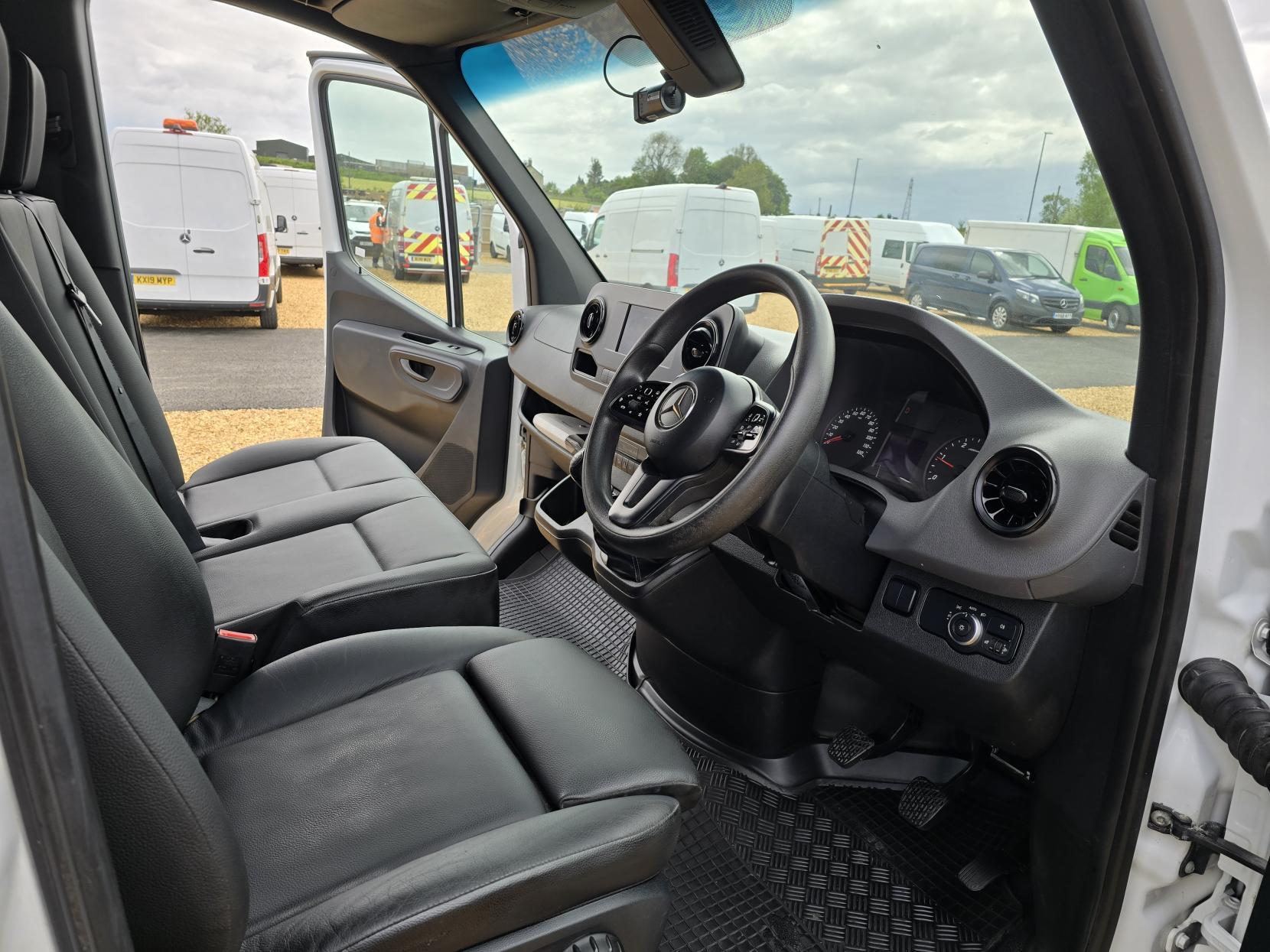 Mercedes-Benz Sprinter 2.1 316 CDI Panel Van 5dr Diesel Manual RWD L2 H2 Euro 6 (163 ps)