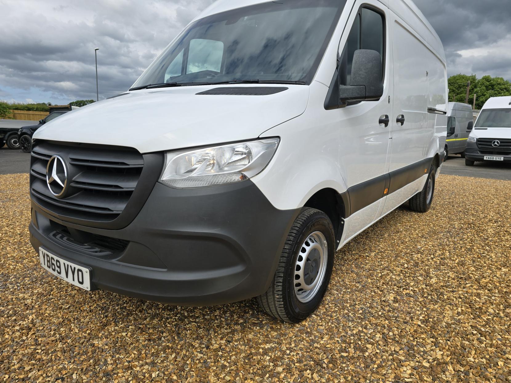 Mercedes-Benz Sprinter 2.1 316 CDI Panel Van 5dr Diesel Manual RWD L2 H2 Euro 6 (163 ps)