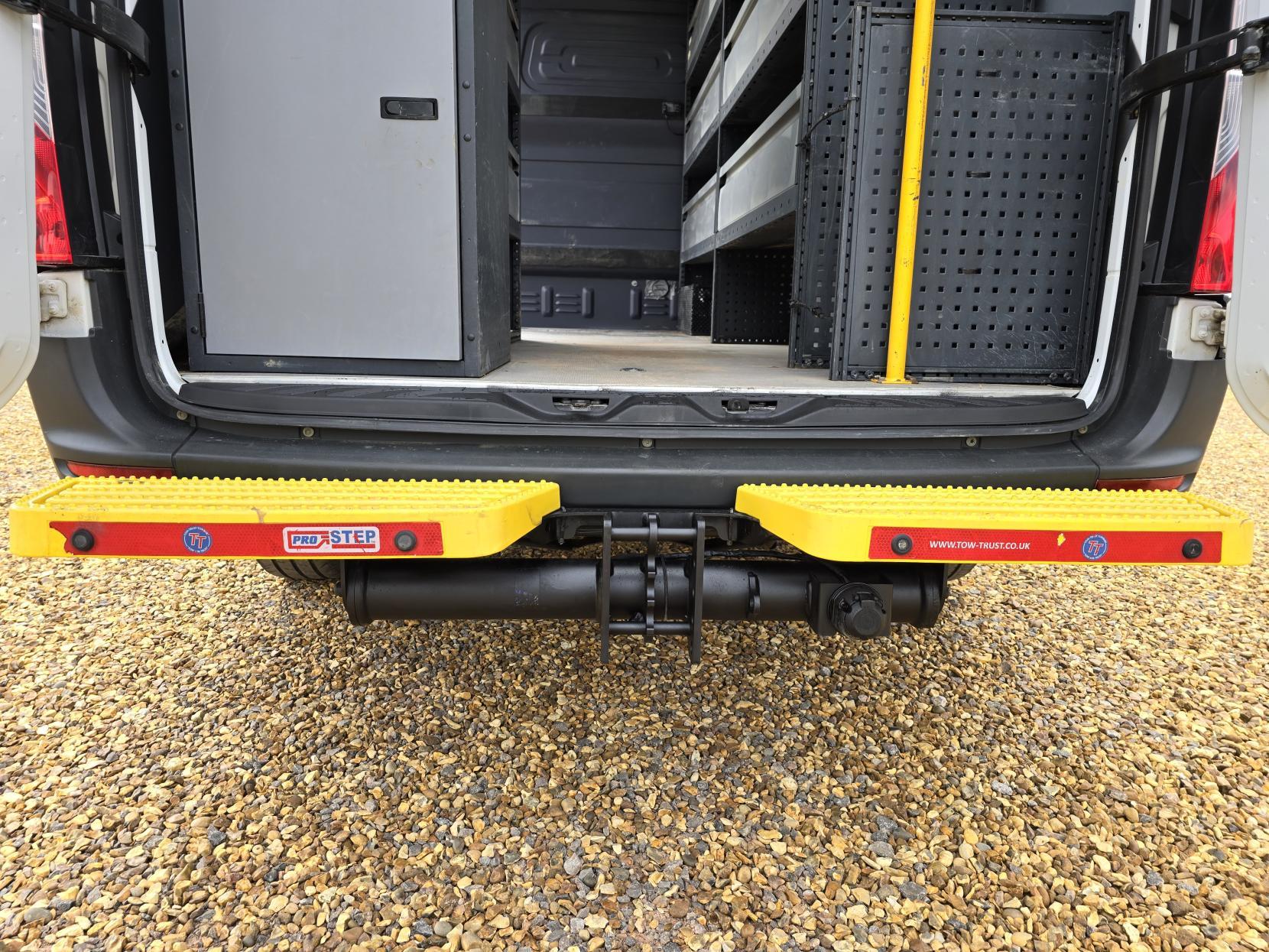 Mercedes-Benz Sprinter 2.1 316 CDI Panel Van 5dr Diesel Manual RWD L2 H2 Euro 6 (163 ps)