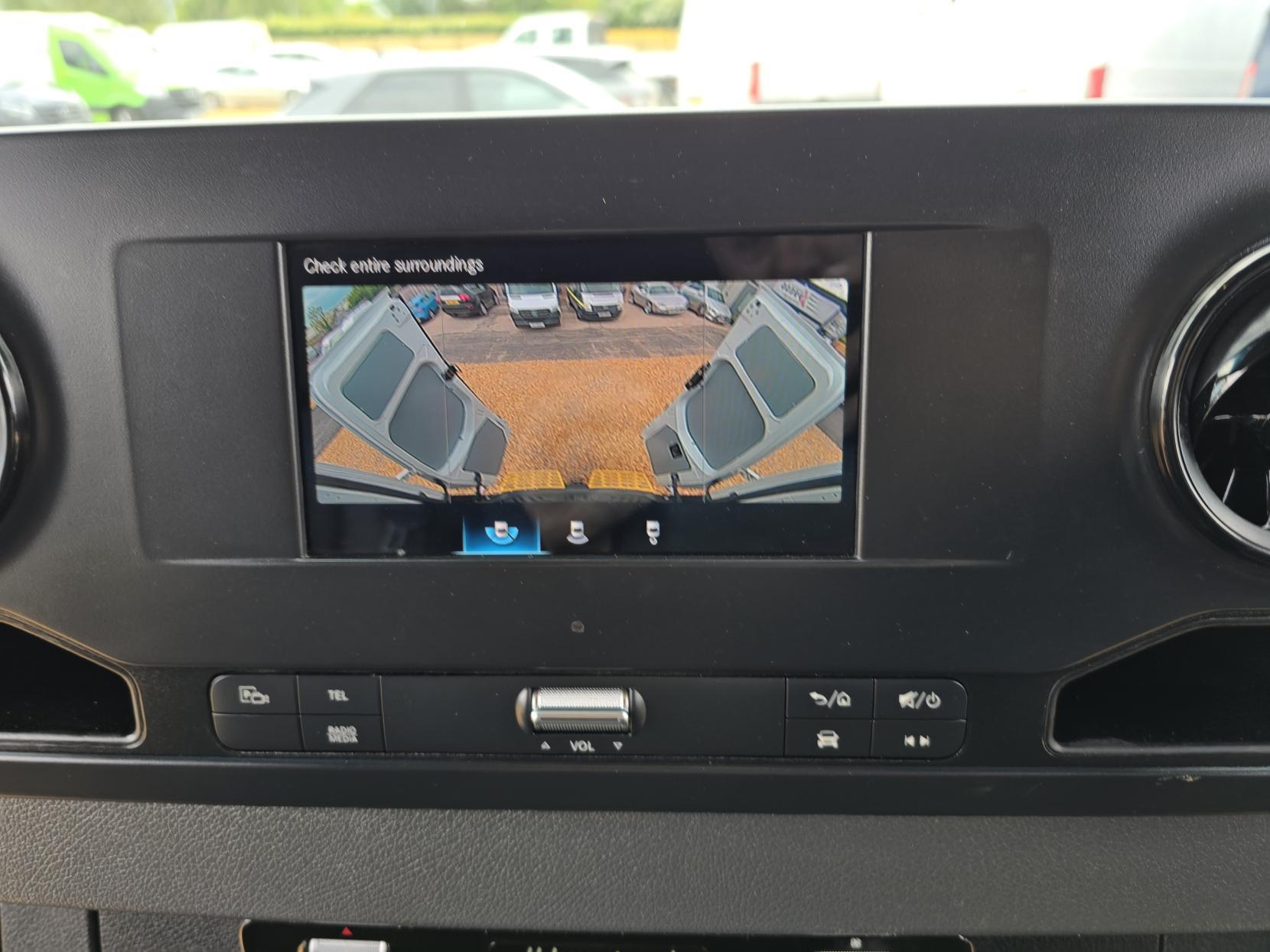 Mercedes-Benz Sprinter 2.1 316 CDI Panel Van 5dr Diesel Manual RWD L2 H2 Euro 6 (163 ps)