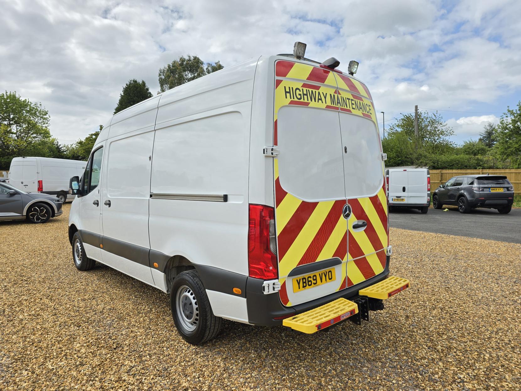 Mercedes-Benz Sprinter 2.1 316 CDI Panel Van 5dr Diesel Manual RWD L2 H2 Euro 6 (163 ps)