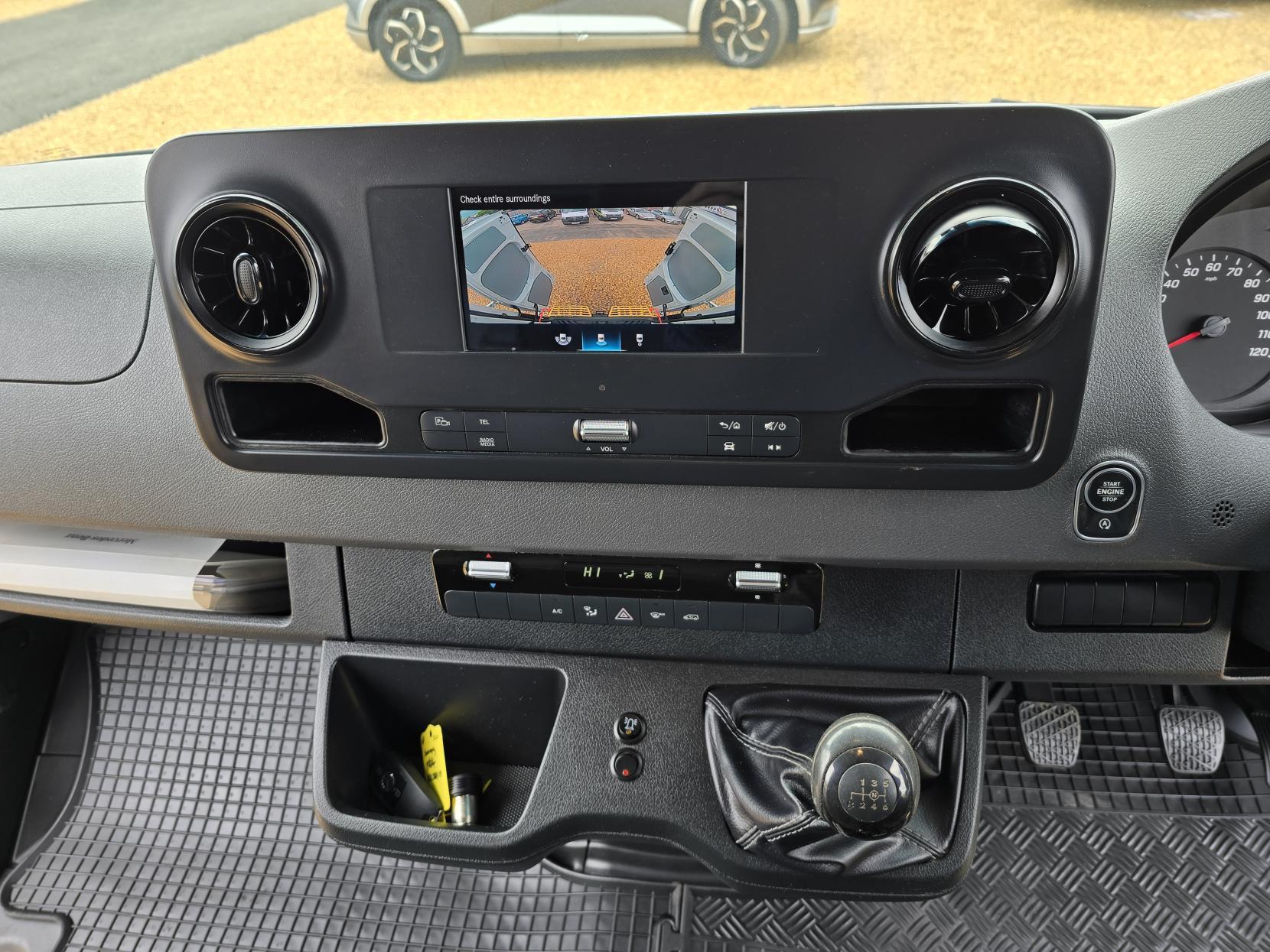 Mercedes-Benz Sprinter 2.1 316 CDI Panel Van 5dr Diesel Manual RWD L2 H2 Euro 6 (163 ps)