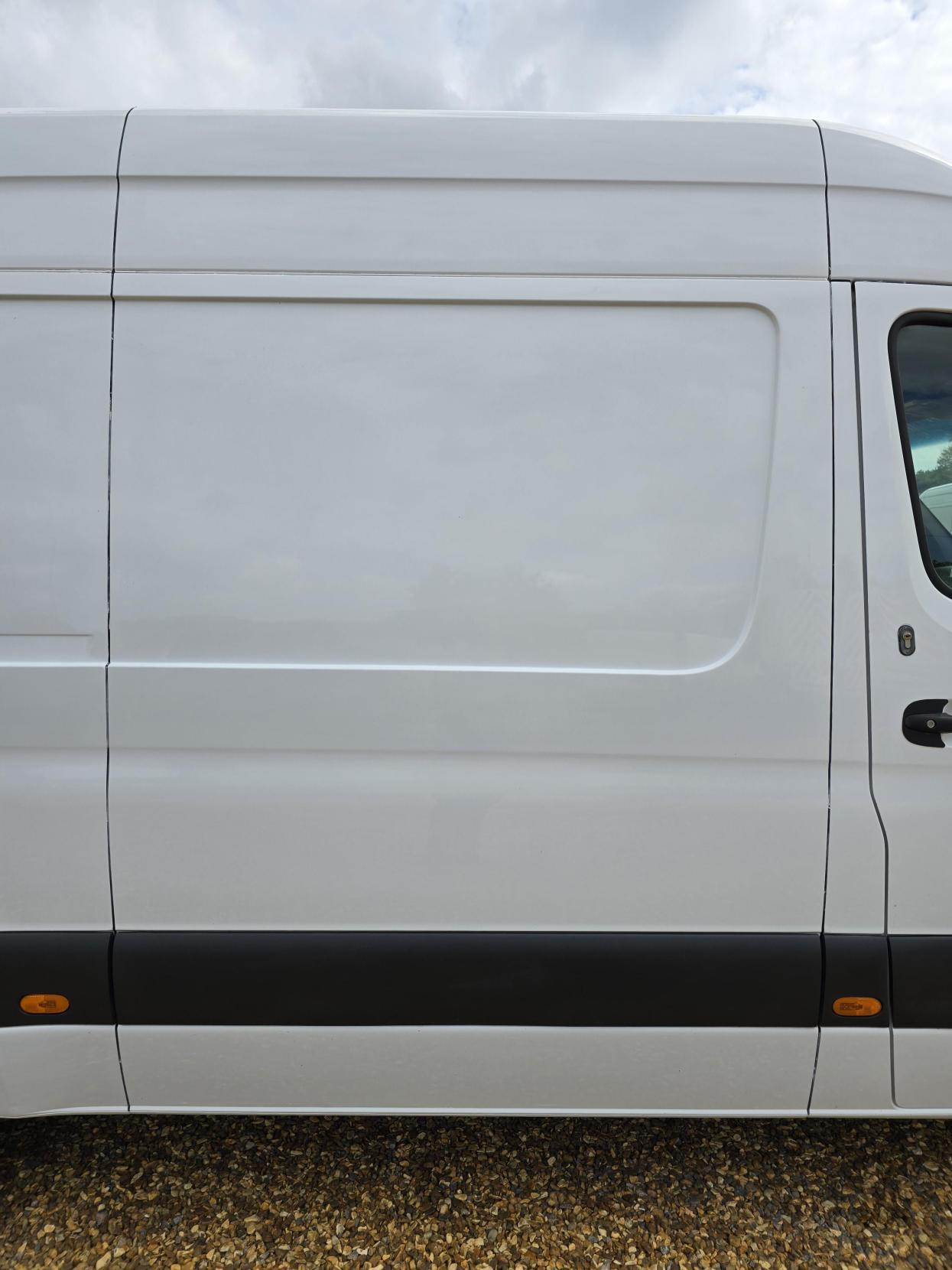 Mercedes-Benz Sprinter 2.1 316 CDI Panel Van 5dr Diesel Manual RWD L2 H2 Euro 6 (163 ps)