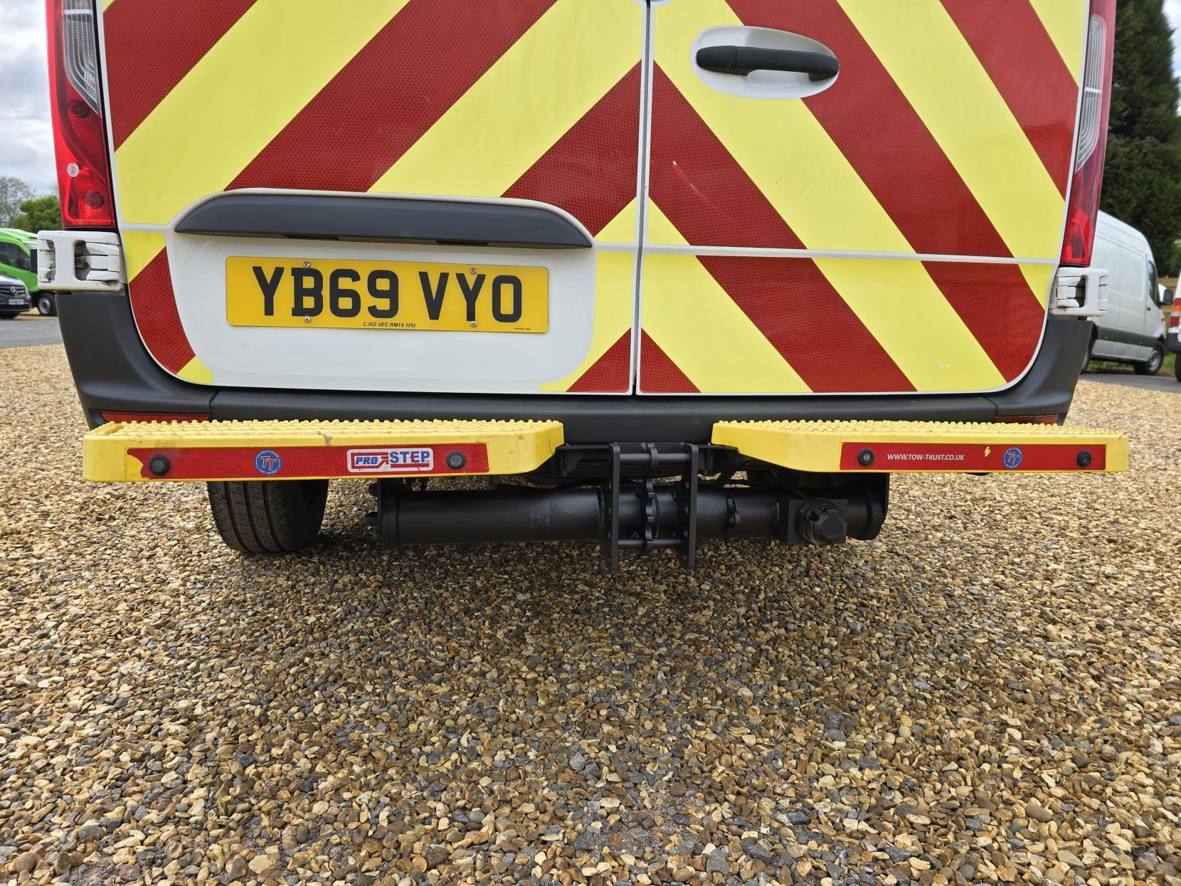 Mercedes-Benz Sprinter 2.1 316 CDI Panel Van 5dr Diesel Manual RWD L2 H2 Euro 6 (163 ps)