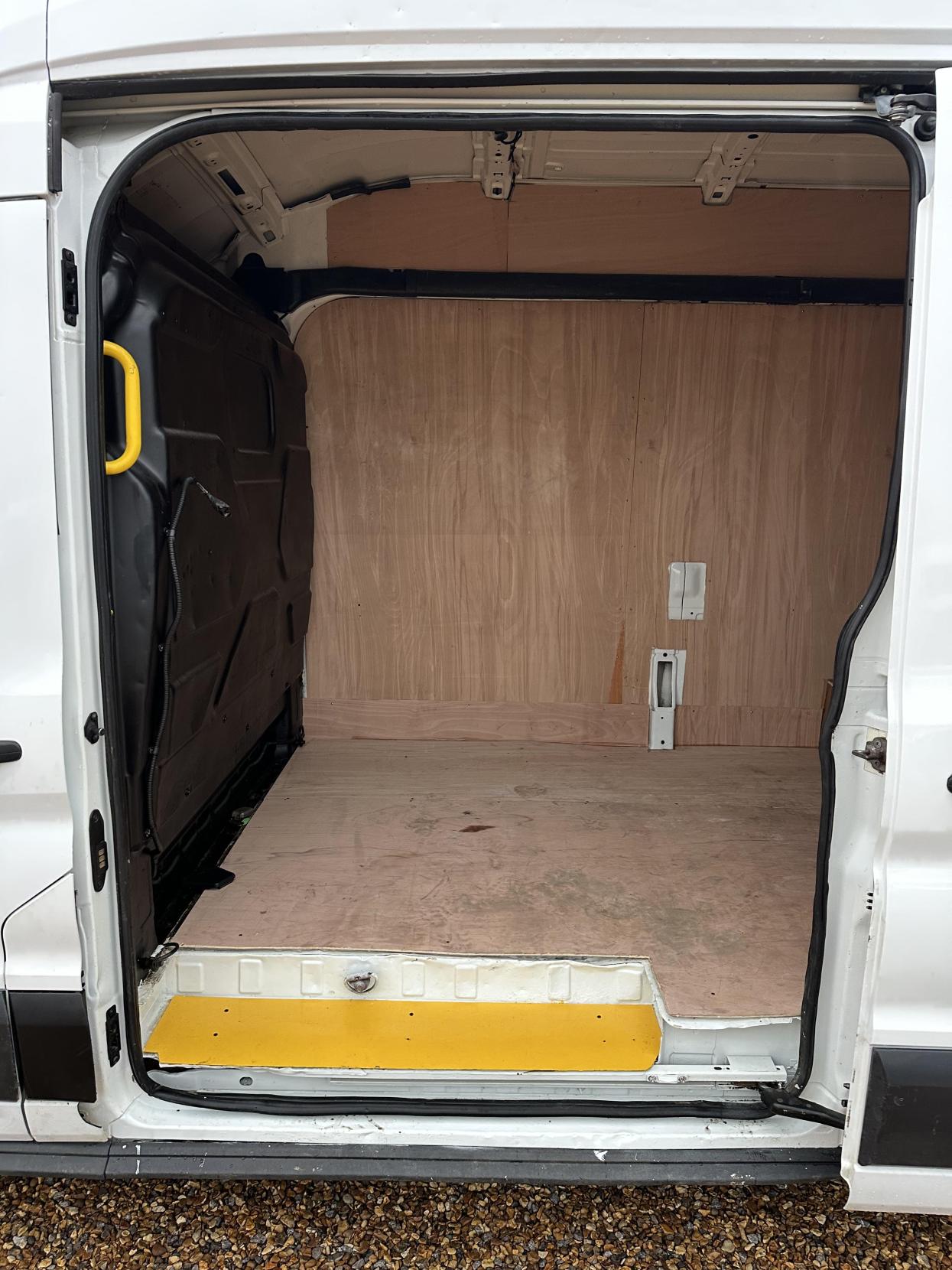 Ford Transit 2.2 TDCi 350 Panel Van 5dr Diesel Manual RWD L3 H3 Euro 5 (125 ps)