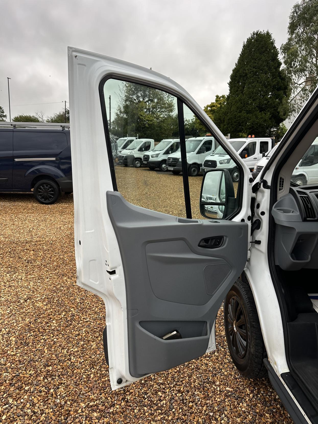 Ford Transit 2.2 TDCi 350 Panel Van 5dr Diesel Manual RWD L3 H3 Euro 5 (125 ps)
