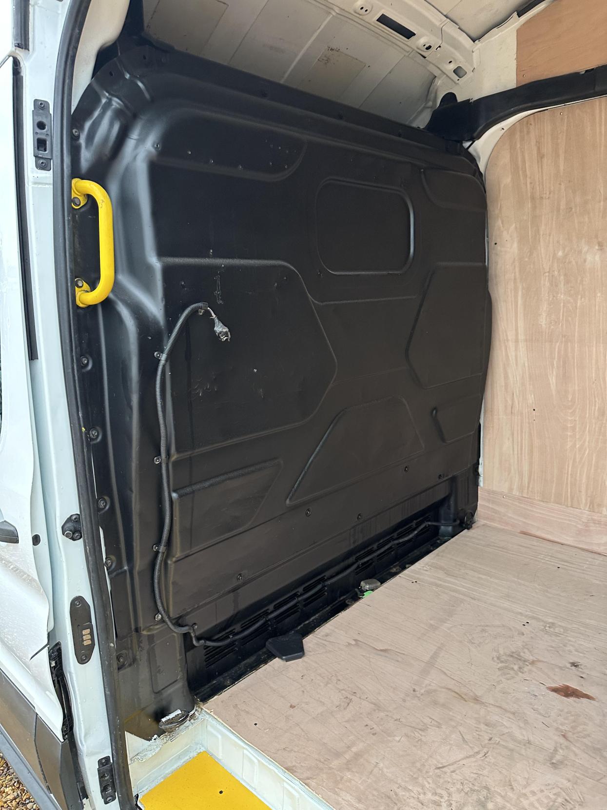 Ford Transit 2.2 TDCi 350 Panel Van 5dr Diesel Manual RWD L3 H3 Euro 5 (125 ps)