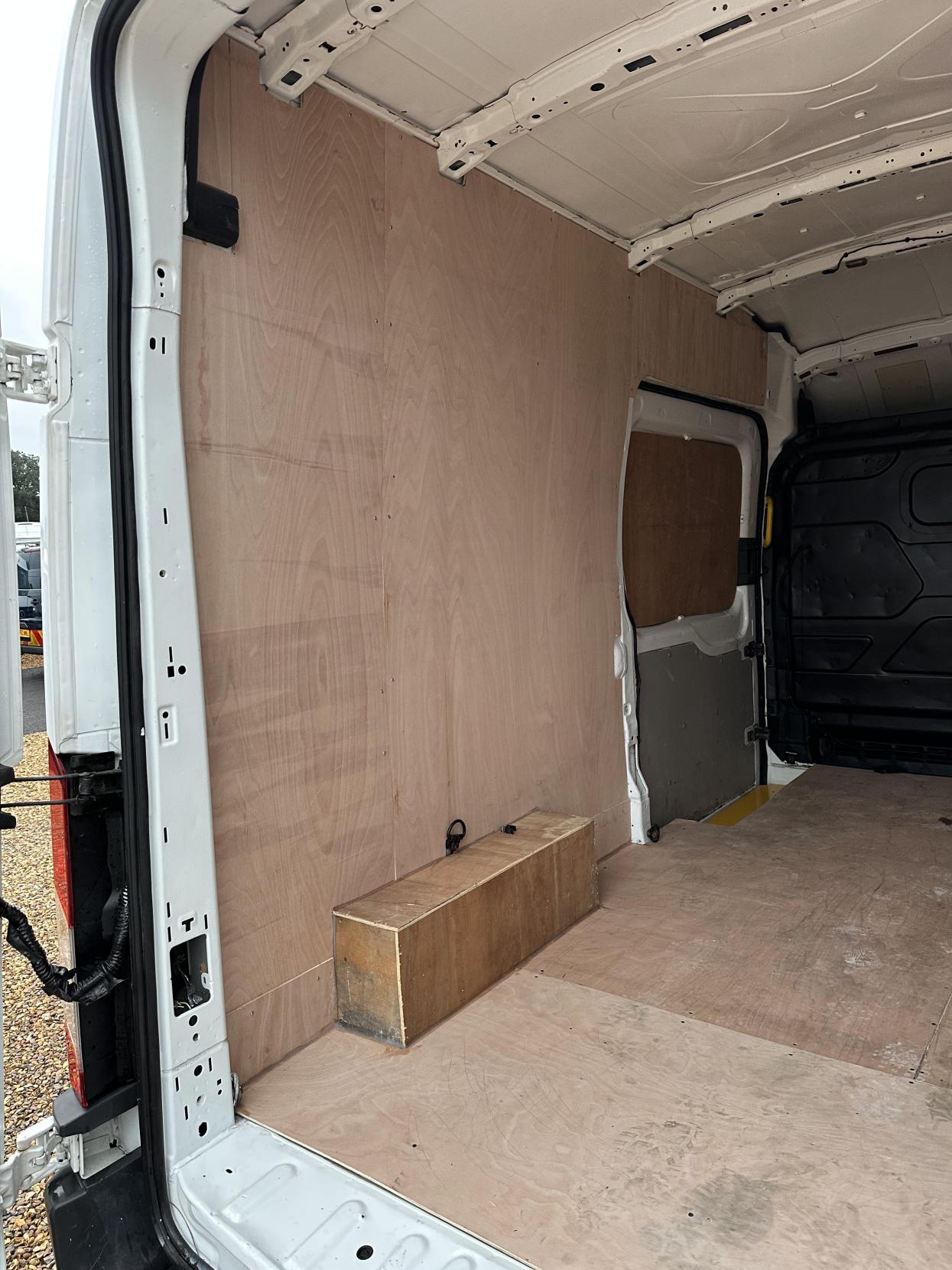 Ford Transit 2.2 TDCi 350 Panel Van 5dr Diesel Manual RWD L3 H3 Euro 5 (125 ps)