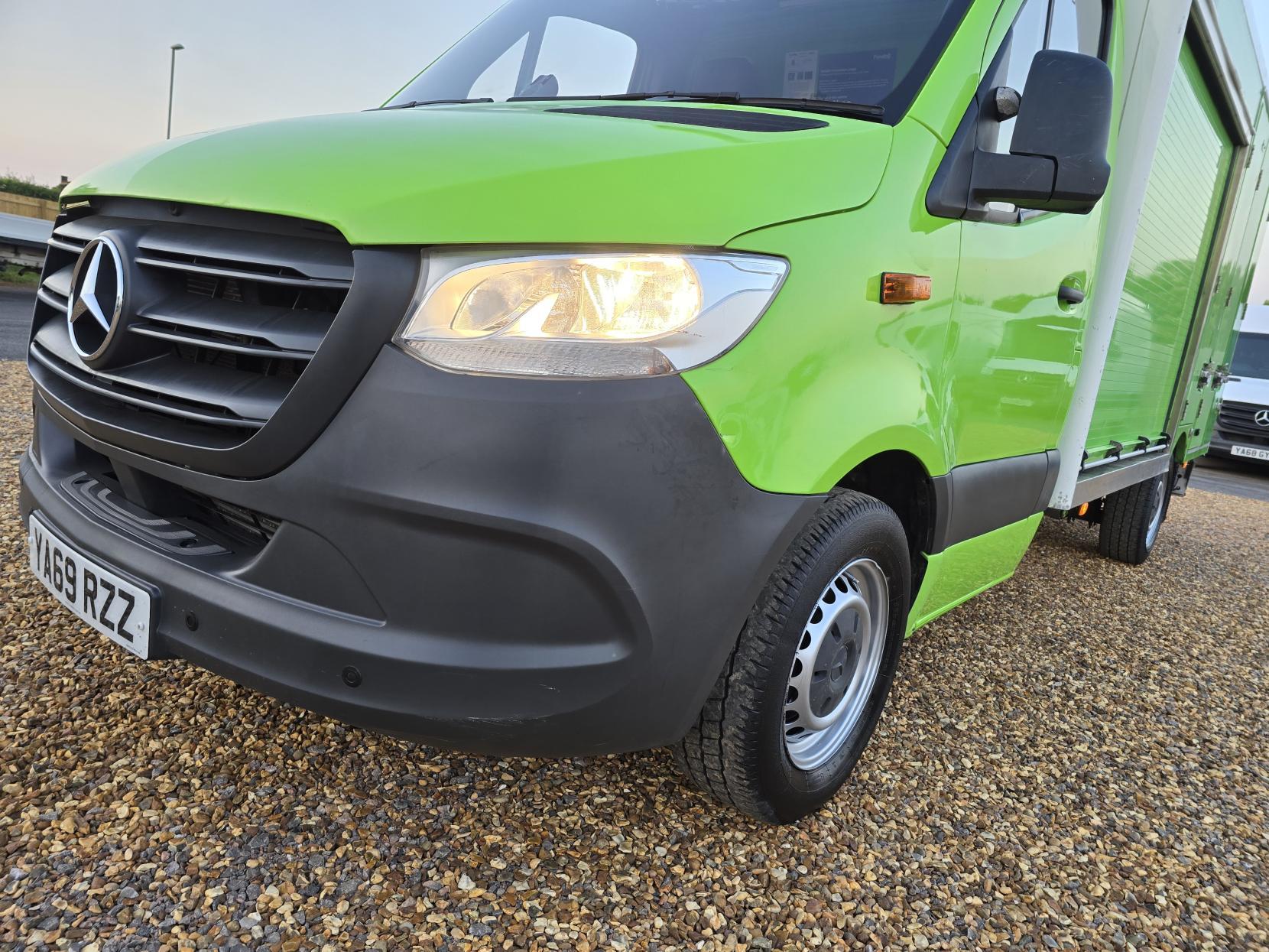 Mercedes-Benz Sprinter 2.1 314 CDI Chassis Cab 2dr Diesel G-Tronic FWD L2 Euro 6 (143 ps)
