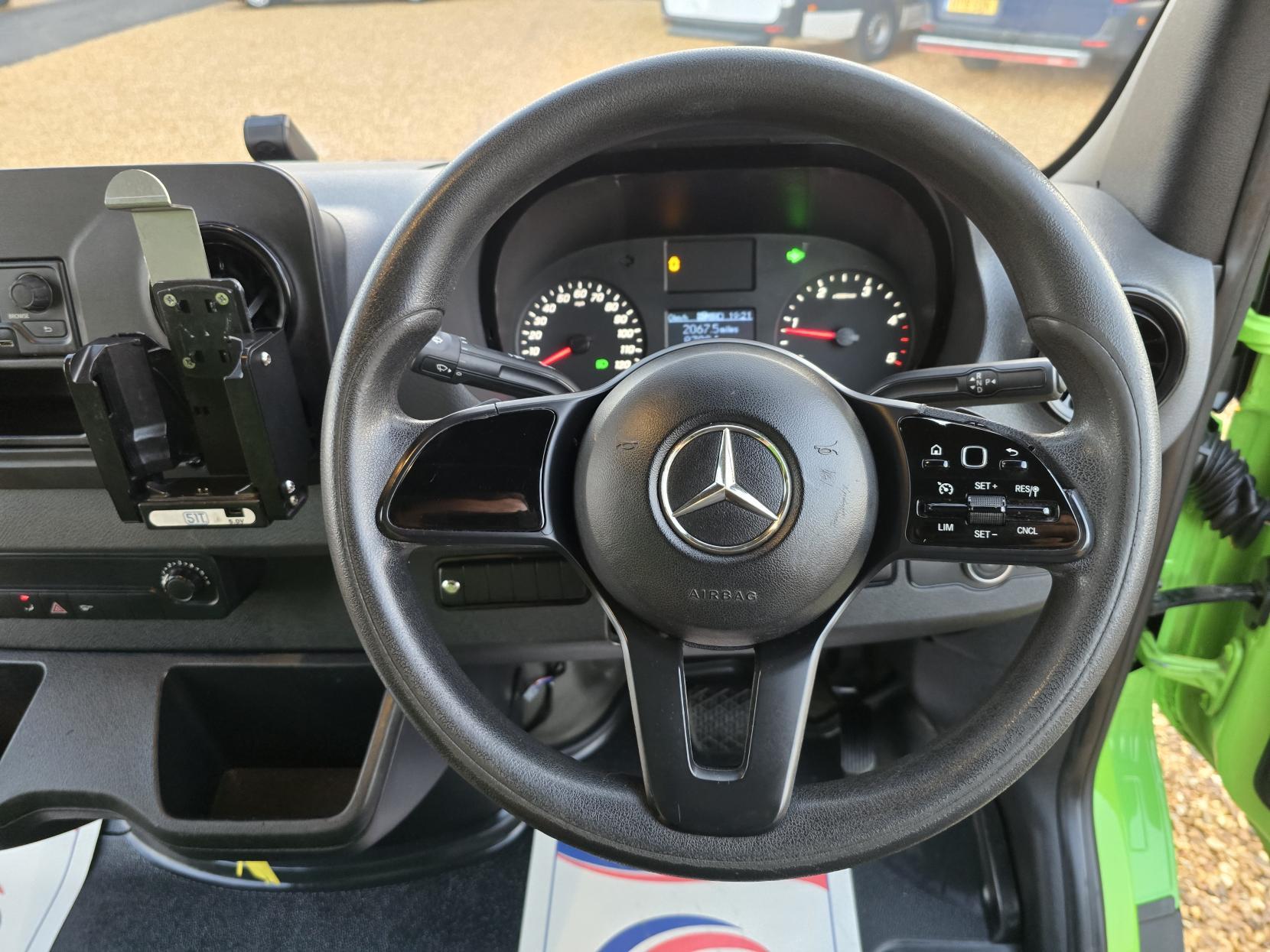 Mercedes-Benz Sprinter 2.1 314 CDI Chassis Cab 2dr Diesel G-Tronic FWD L2 Euro 6 (143 ps)