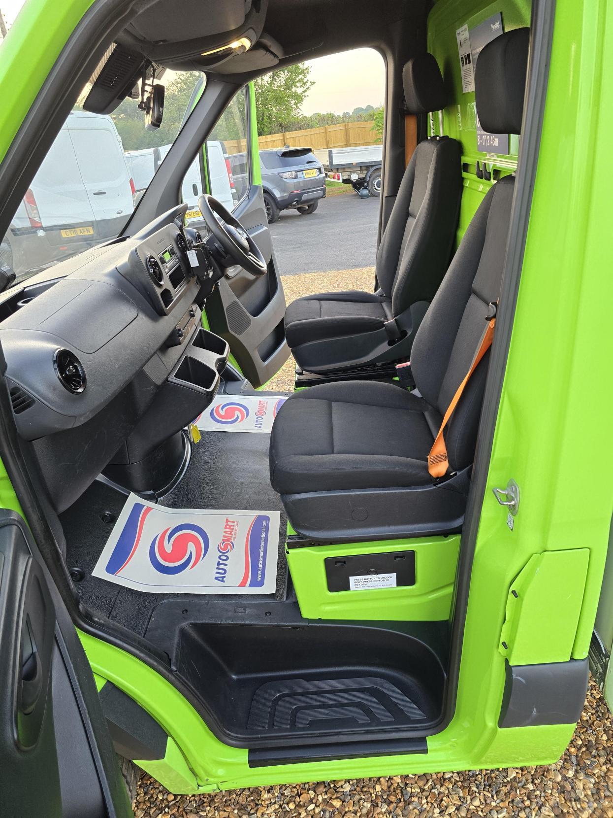 Mercedes-Benz Sprinter 2.1 314 CDI Chassis Cab 2dr Diesel G-Tronic FWD L2 Euro 6 (143 ps)