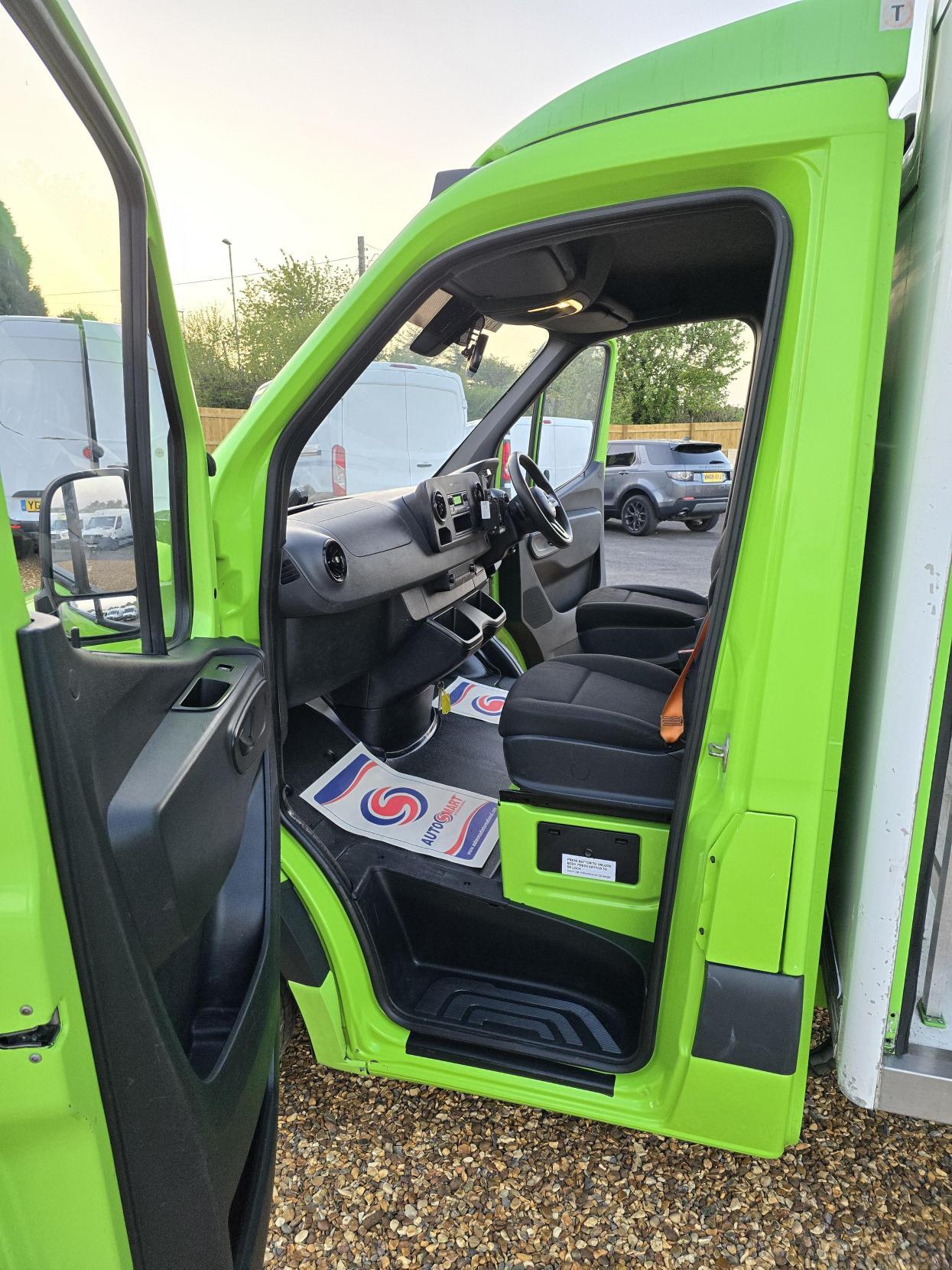 Mercedes-Benz Sprinter 2.1 314 CDI Chassis Cab 2dr Diesel G-Tronic FWD L2 Euro 6 (143 ps)