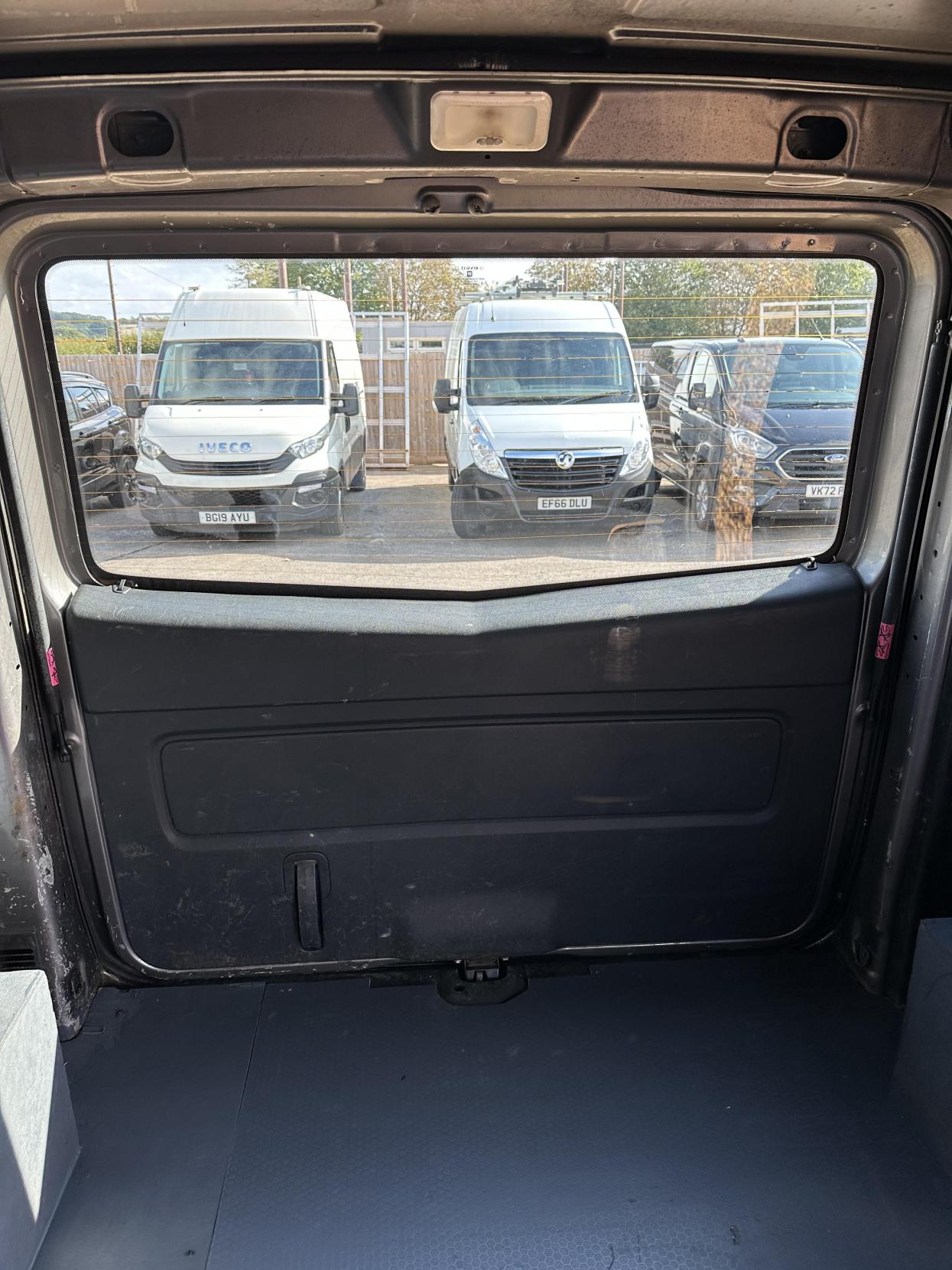 Renault Trafic 1.6 dCi ENERGY 27 Sport Panel Van 5dr Diesel Manual SWB Standard Roof Euro 5 (s/s) (120 ps)