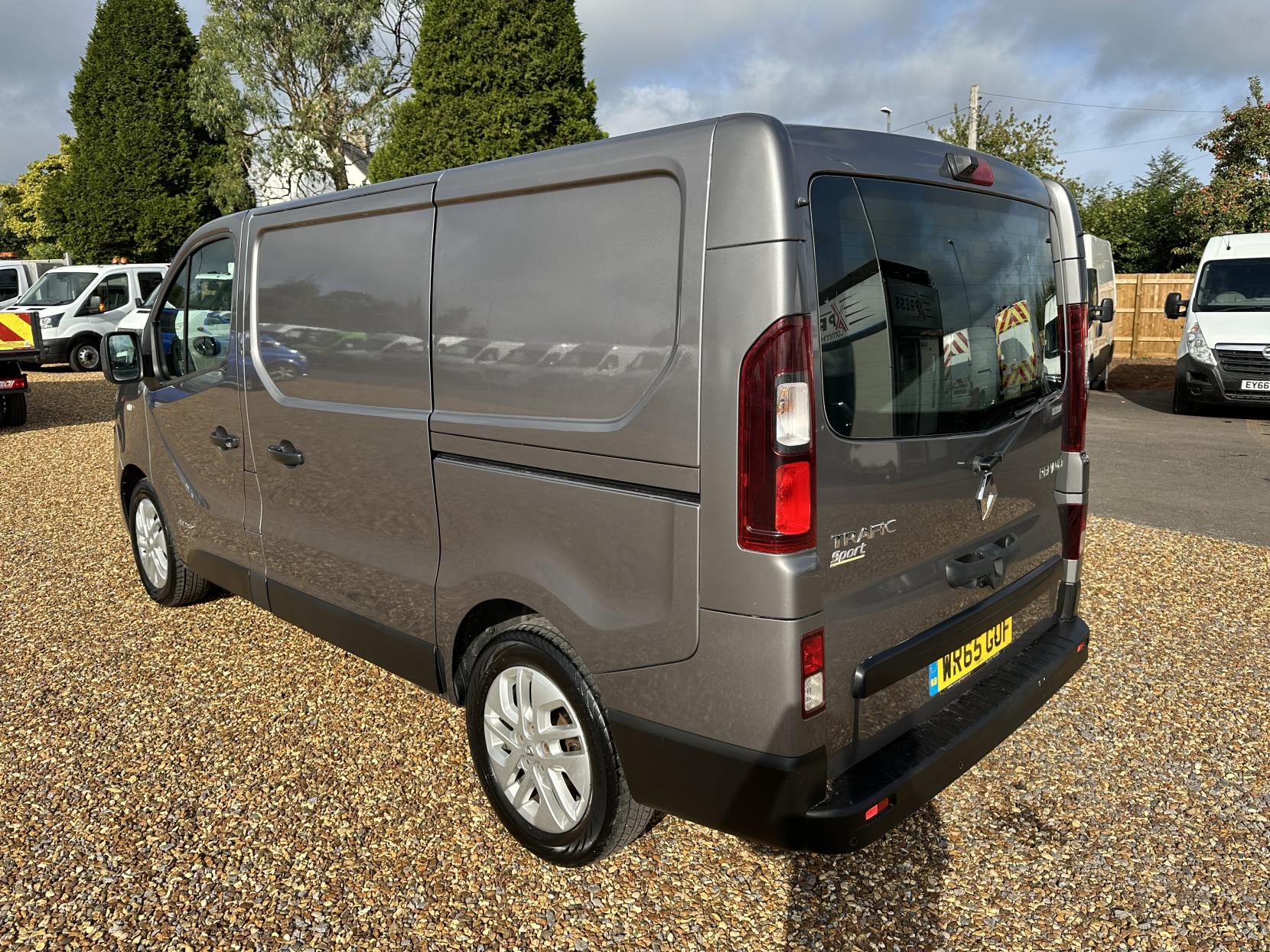 Renault Trafic 1.6 dCi ENERGY 27 Sport Panel Van 5dr Diesel Manual SWB Standard Roof Euro 5 (s/s) (120 ps)