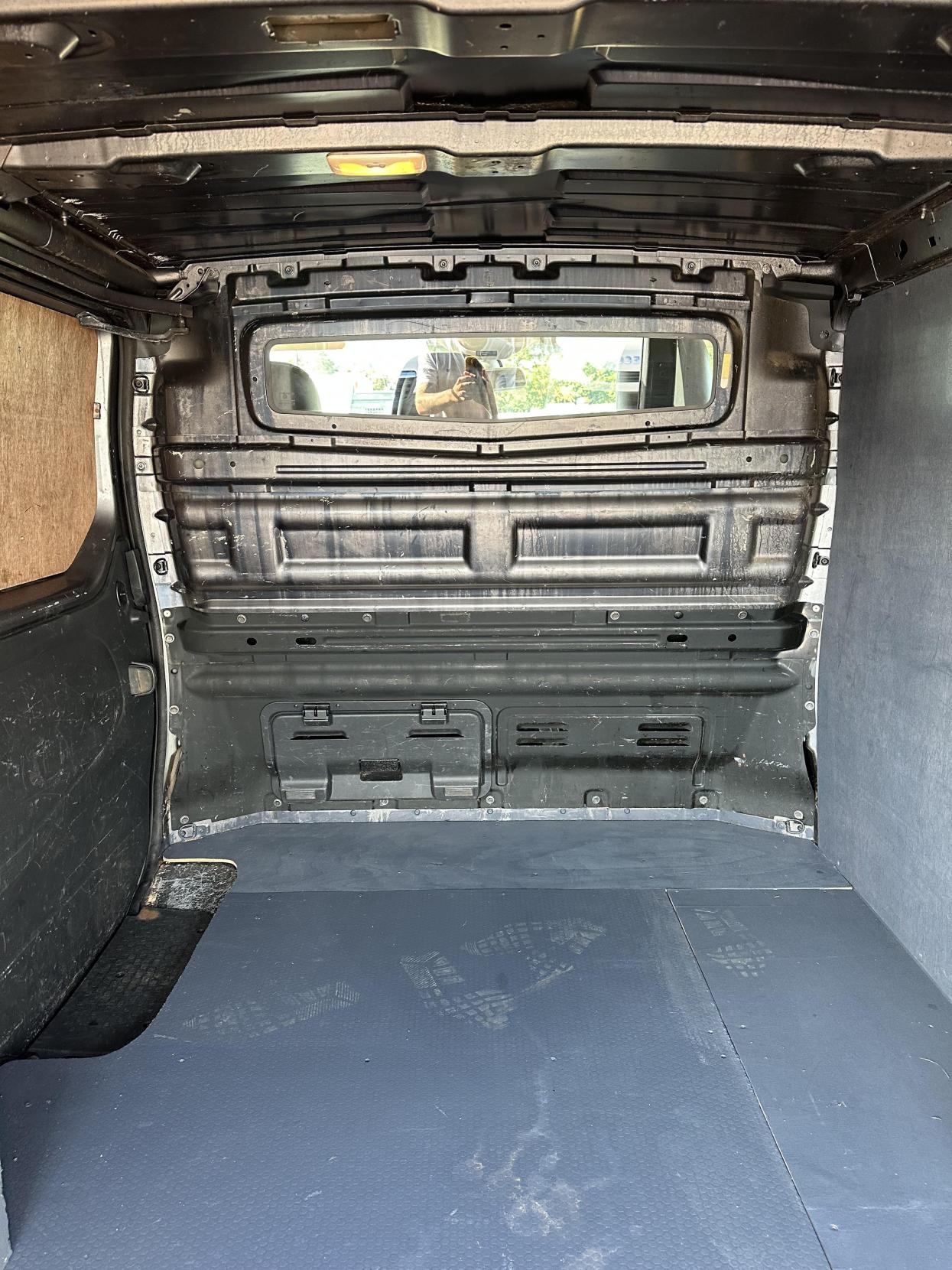 Renault Trafic 1.6 dCi ENERGY 27 Sport Panel Van 5dr Diesel Manual SWB Standard Roof Euro 5 (s/s) (120 ps)