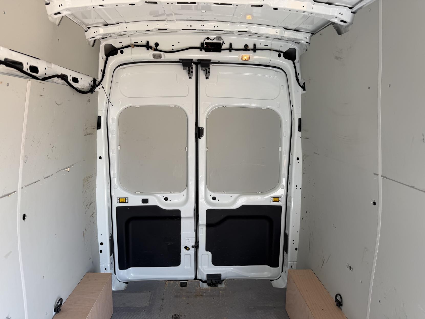 2022 Ford Transit 2.0 350 EcoBlue Leader Panel Van 5dr Diesel Manual FWD L3 H3 Euro 6 (s/s) (130 ps) - Thumbnail 23