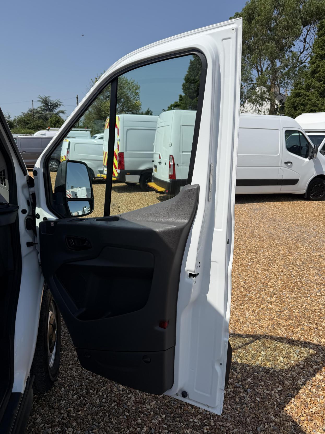 2022 Ford Transit 2.0 350 EcoBlue Leader Panel Van 5dr Diesel Manual FWD L3 H3 Euro 6 (s/s) (130 ps) - Thumbnail 16