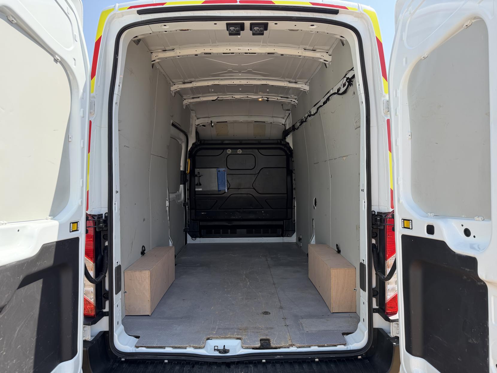 2022 Ford Transit 2.0 350 EcoBlue Leader Panel Van 5dr Diesel Manual FWD L3 H3 Euro 6 (s/s) (130 ps) - Thumbnail 3